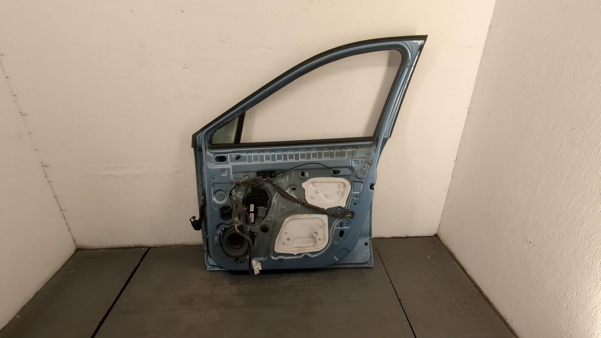 Дверь передняя правая