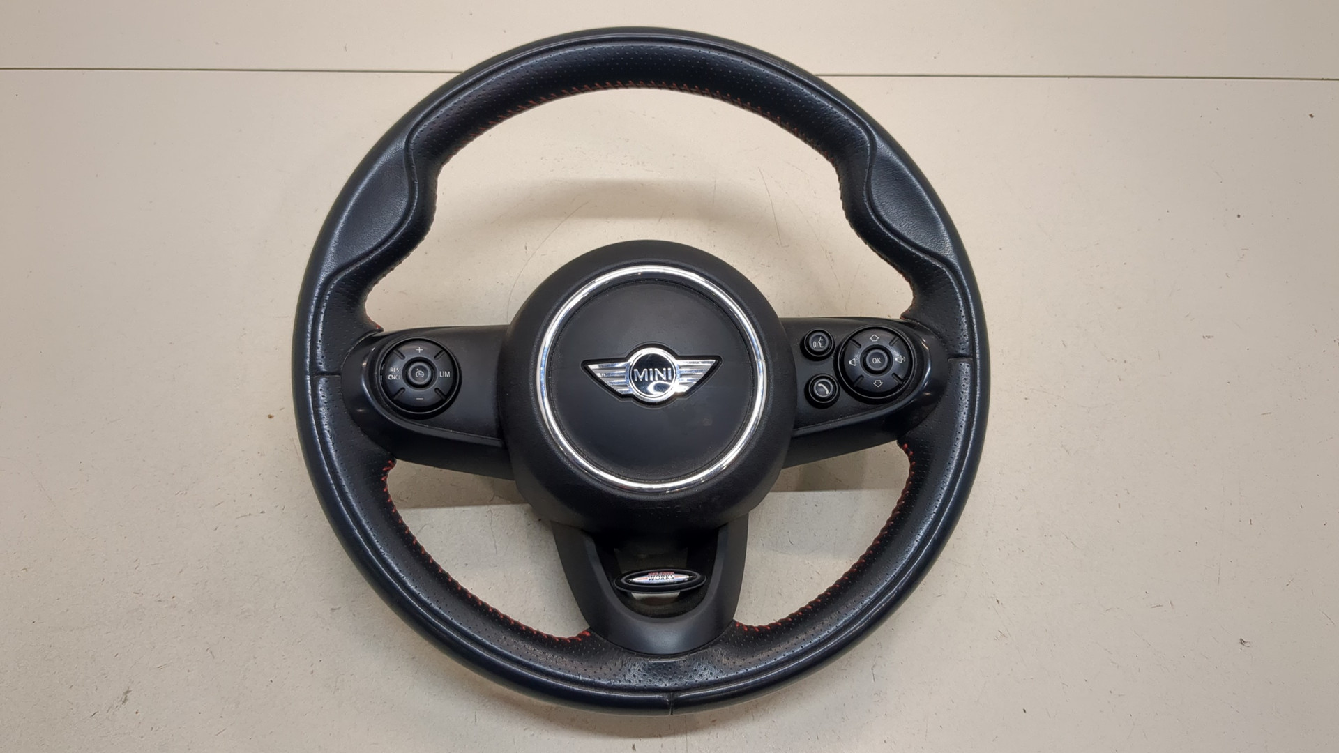 Рулевое колесо (руль)