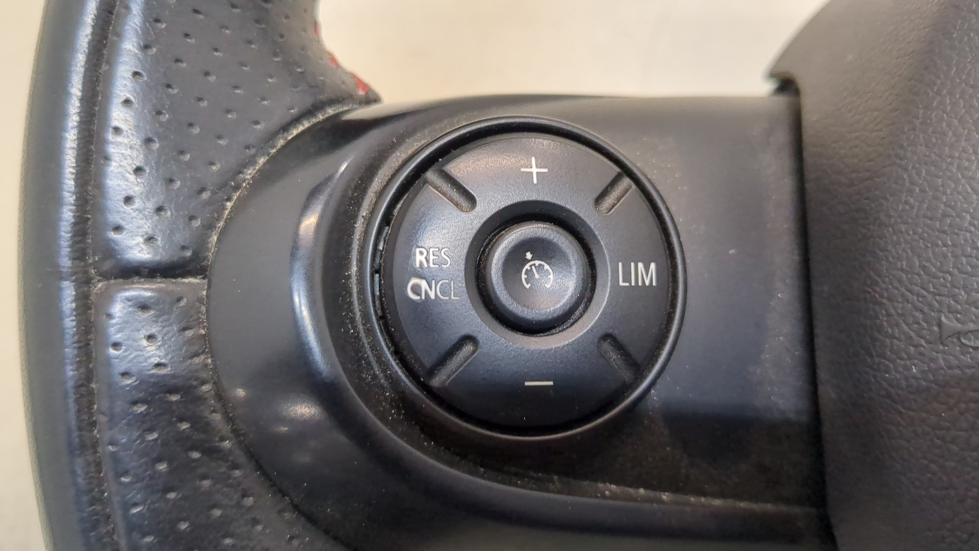 Рулевое колесо (руль)