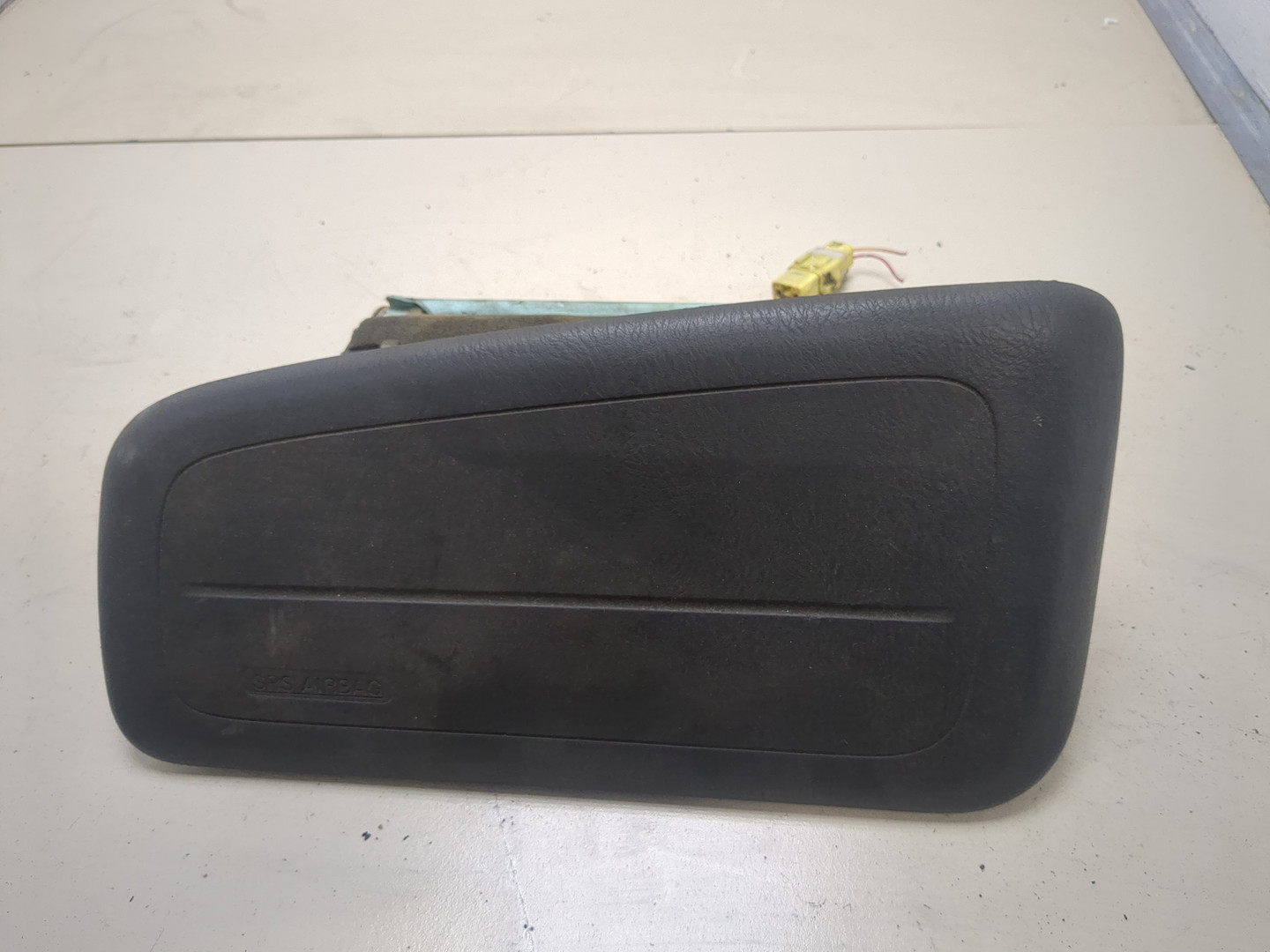 Подушка безопасности пассажирская (в торпедо)