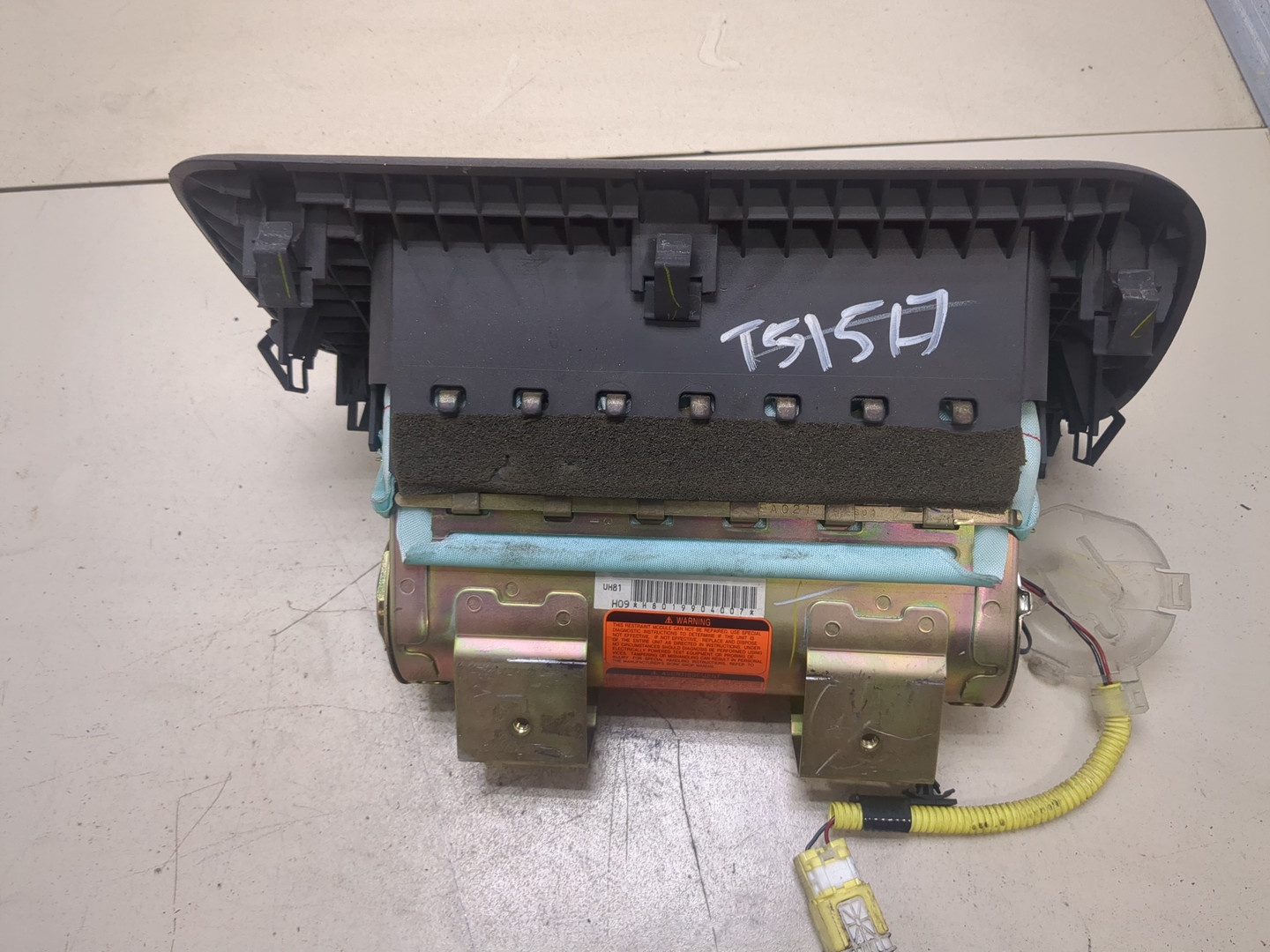 Подушка безопасности пассажирская (в торпедо)