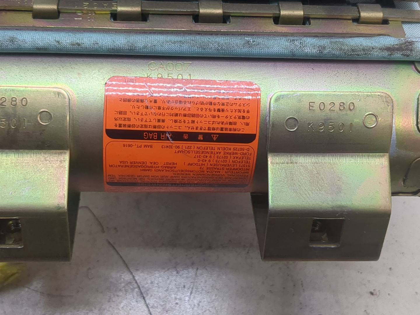 Подушка безопасности пассажирская (в торпедо)