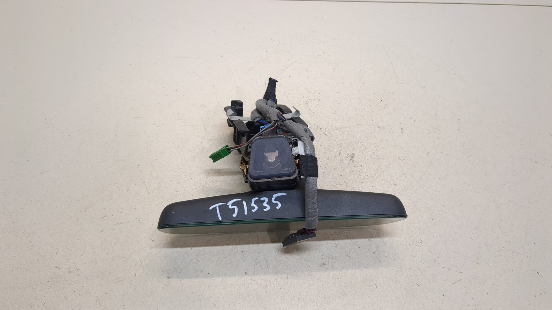 Зеркало заднего вида