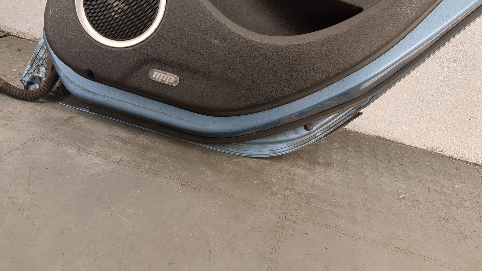 Дверь задняя правая