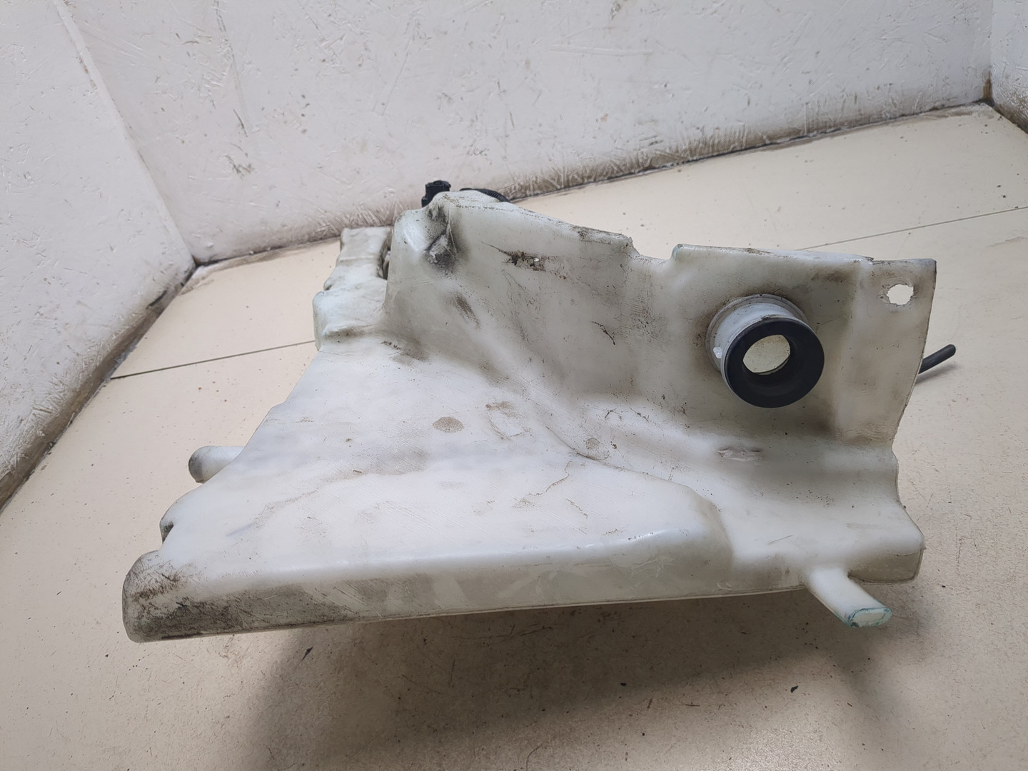 Бачок омывателя лобового стекла