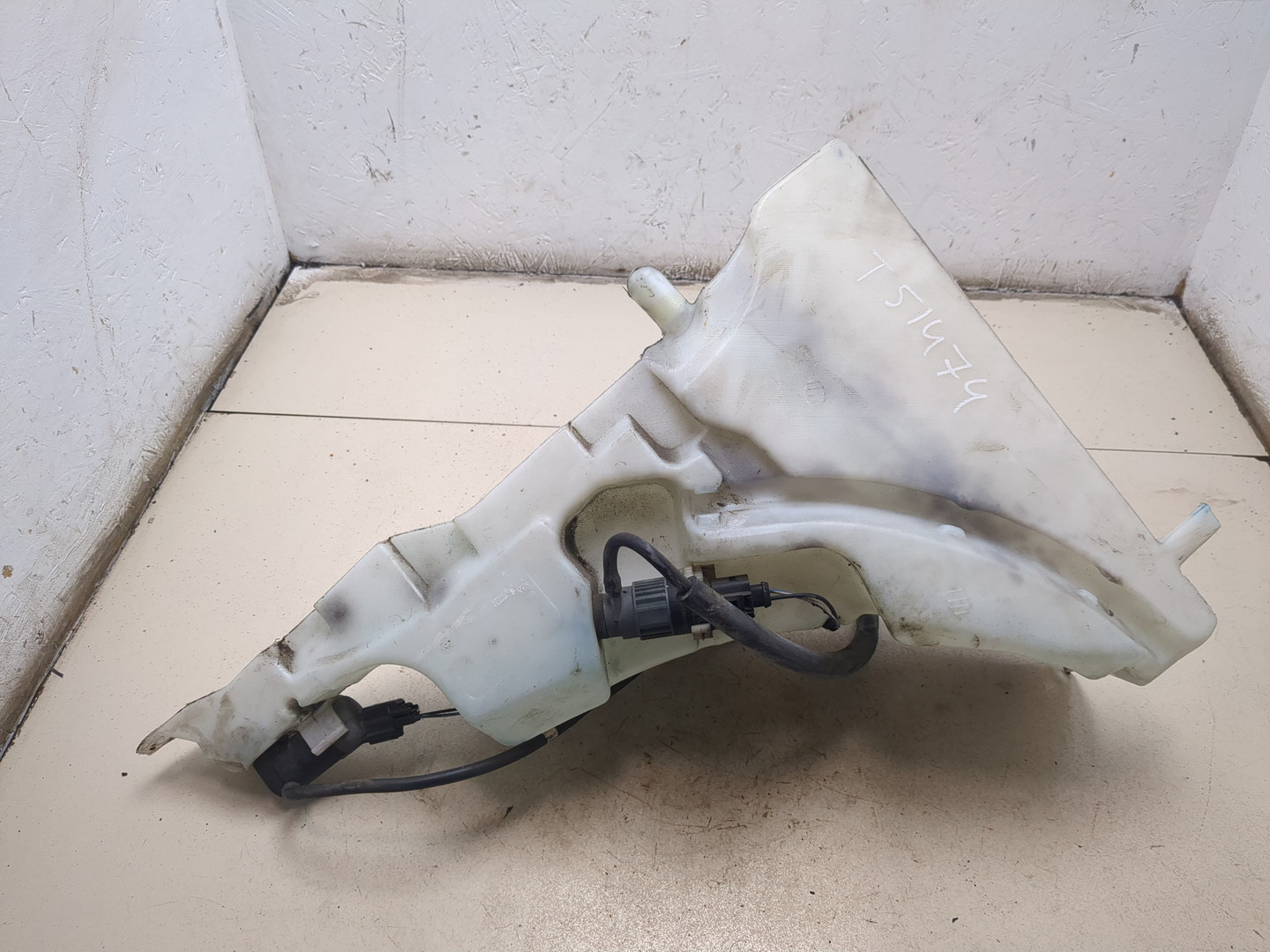 Бачок омывателя лобового стекла