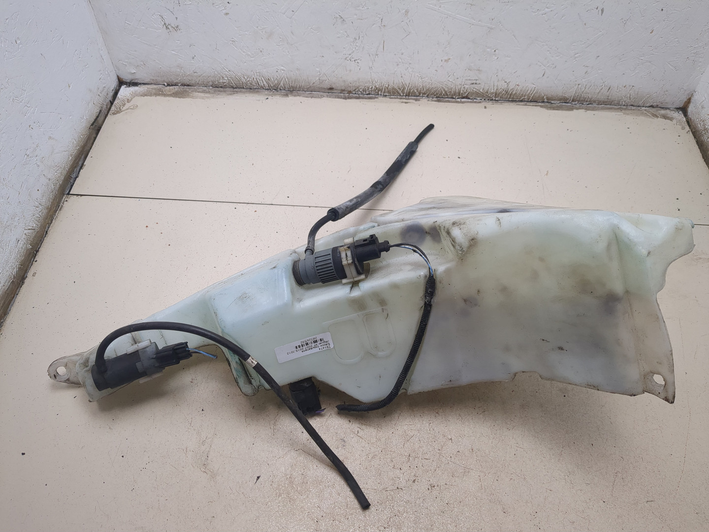 Бачок омывателя лобового стекла