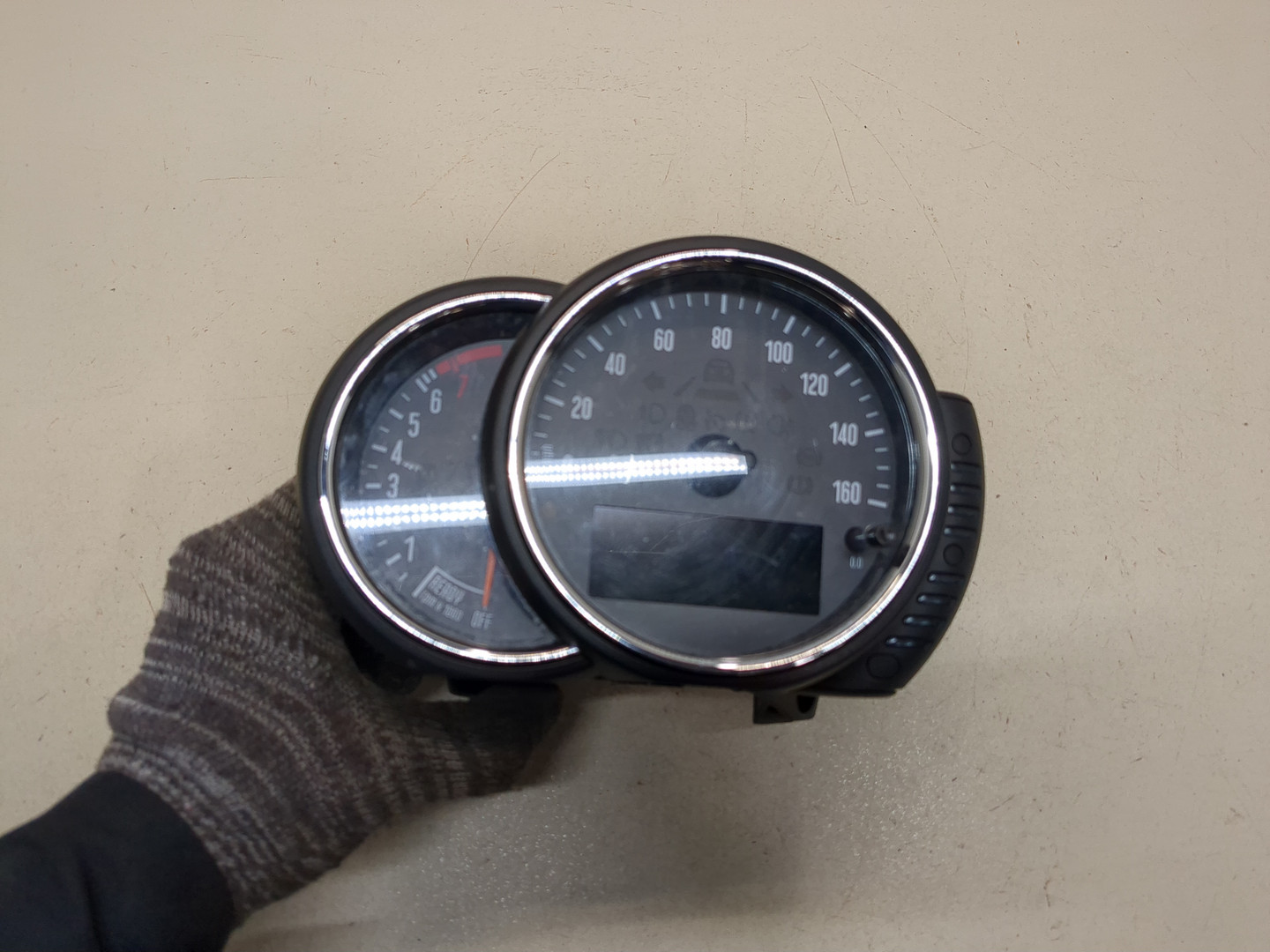 Панель приборов