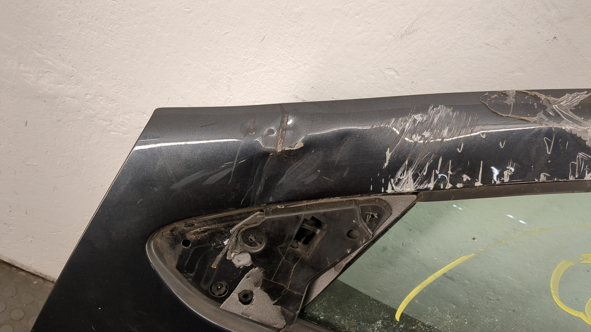 Дверь передняя левая