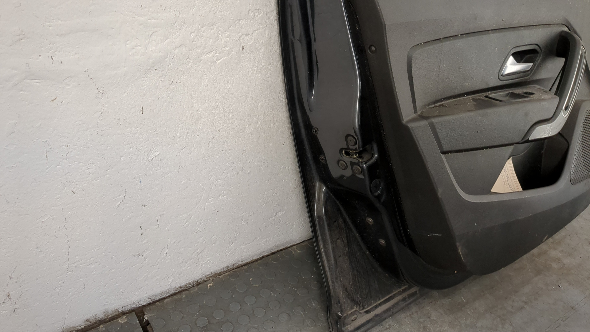 Дверь передняя левая