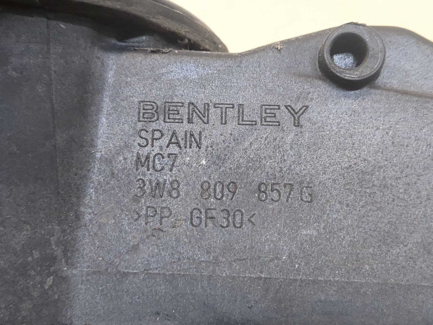 Лючок бензобака