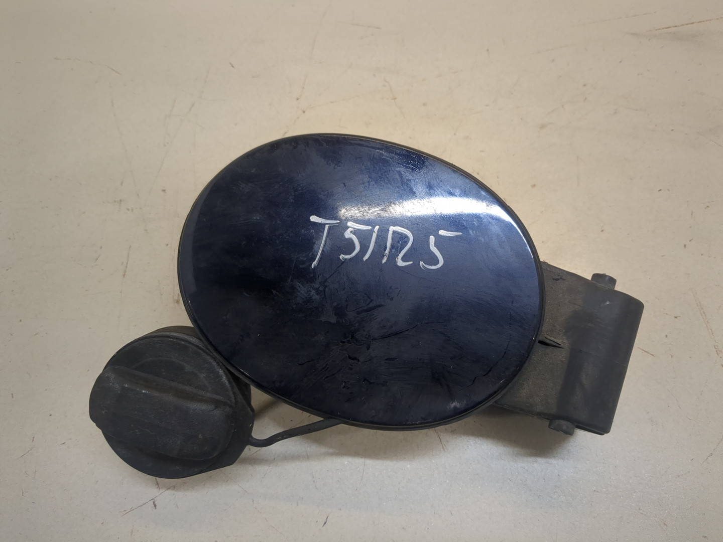 Лючок бензобака