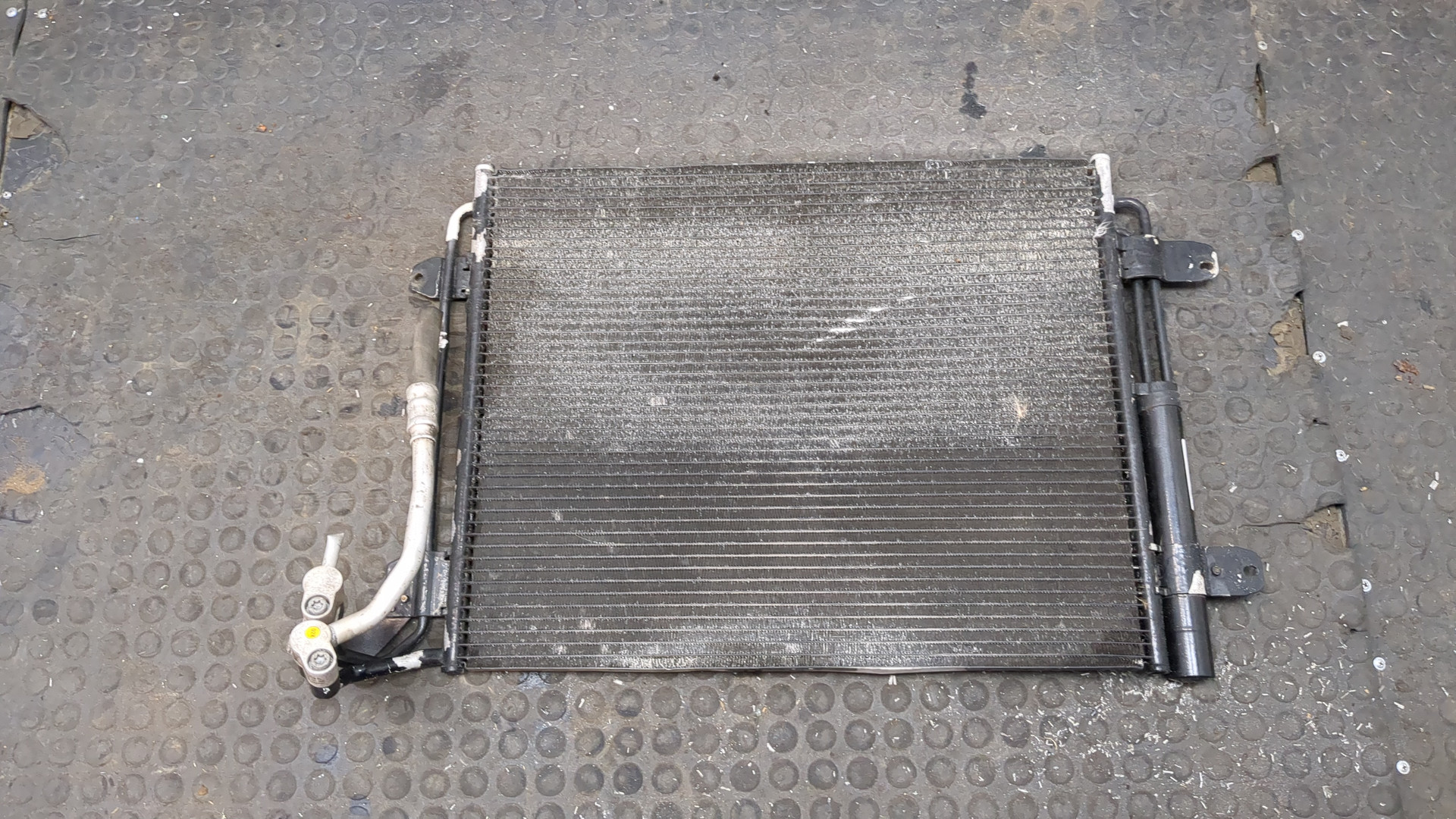 Радиатор кондиционера / конденсер