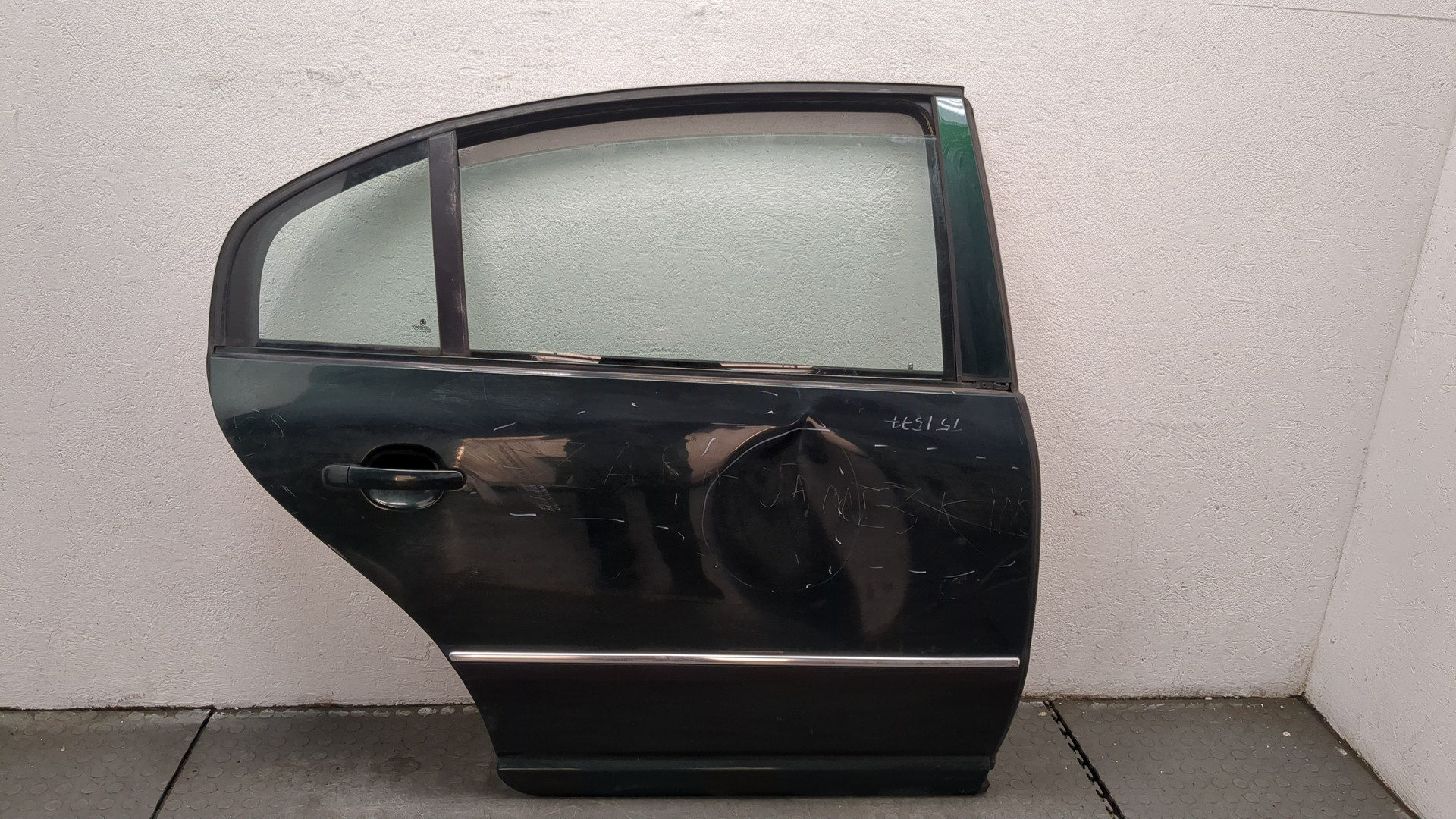 Дверь задняя правая