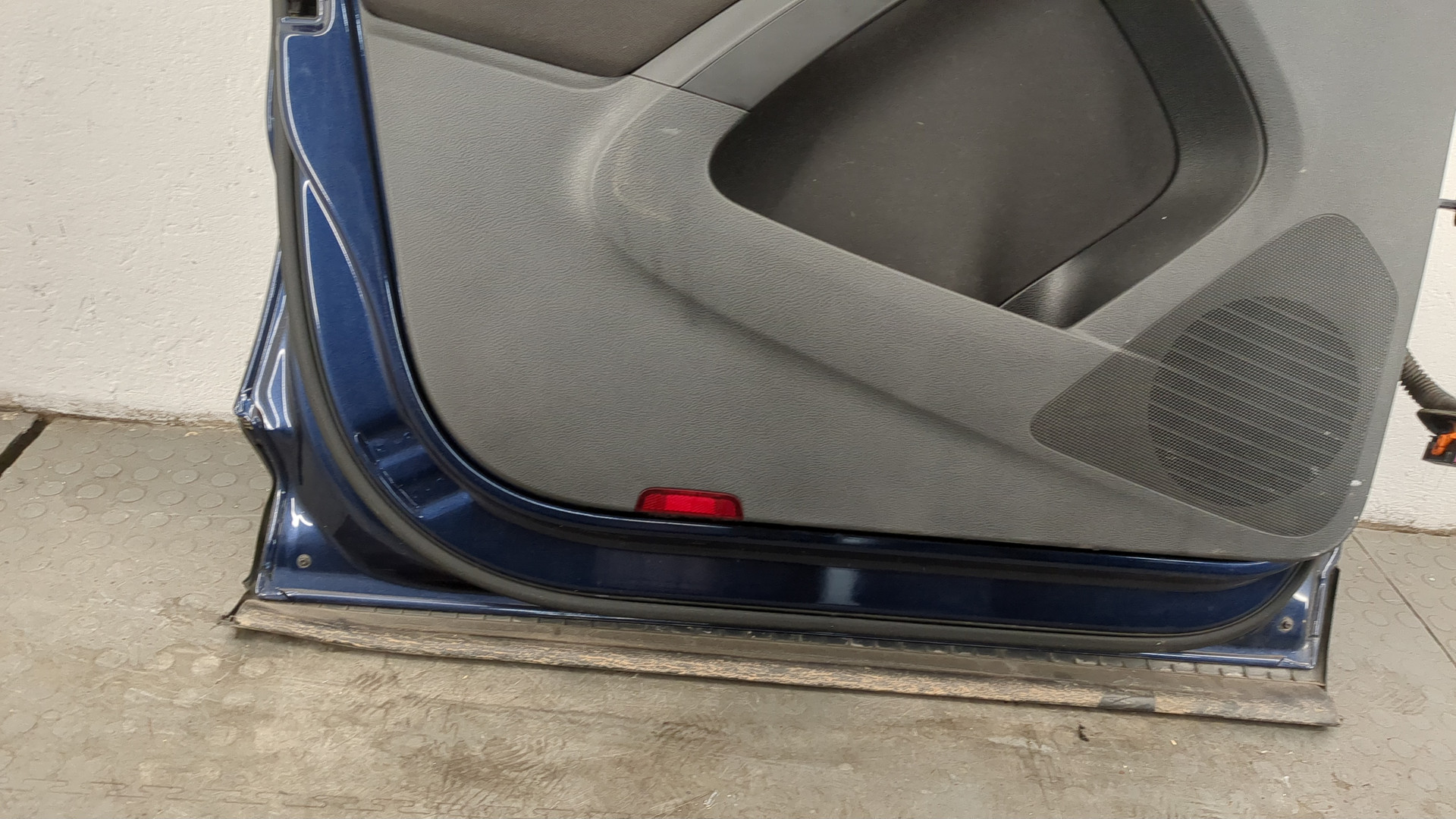 Дверь передняя левая