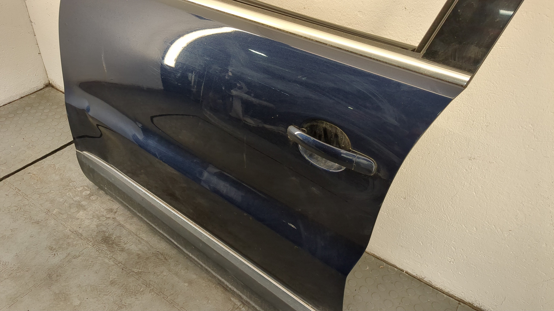 Дверь передняя левая