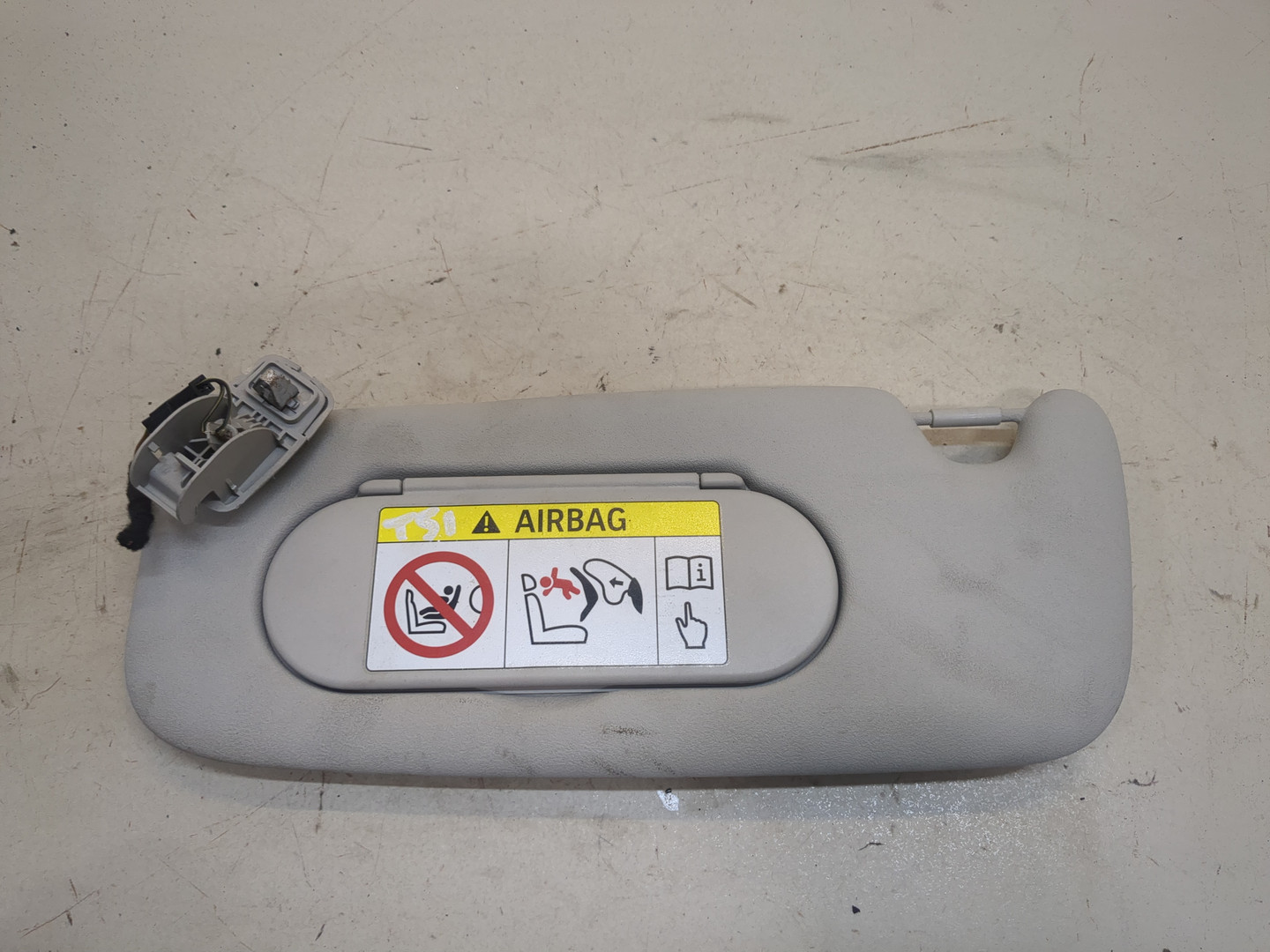 Козырек солнцезащитный