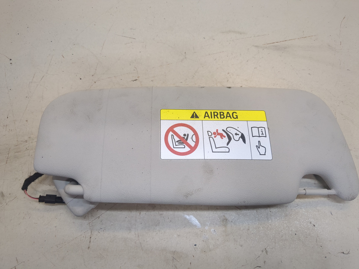 Козырек солнцезащитный