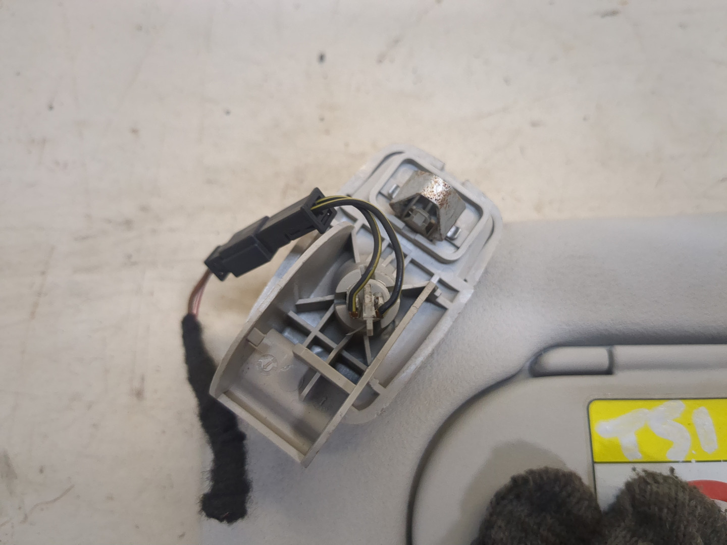 Козырек солнцезащитный