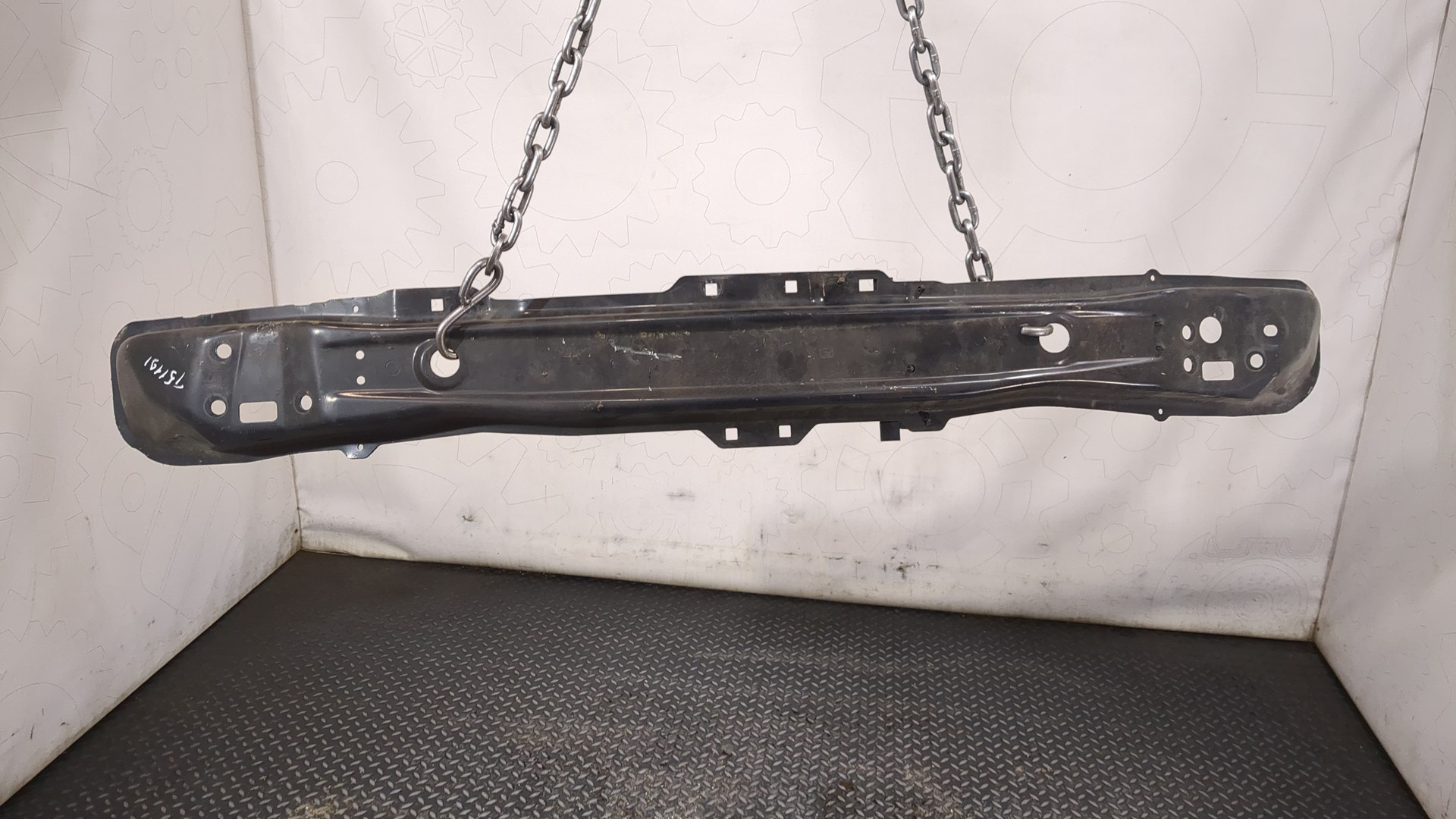 Усилитель переднего бампера