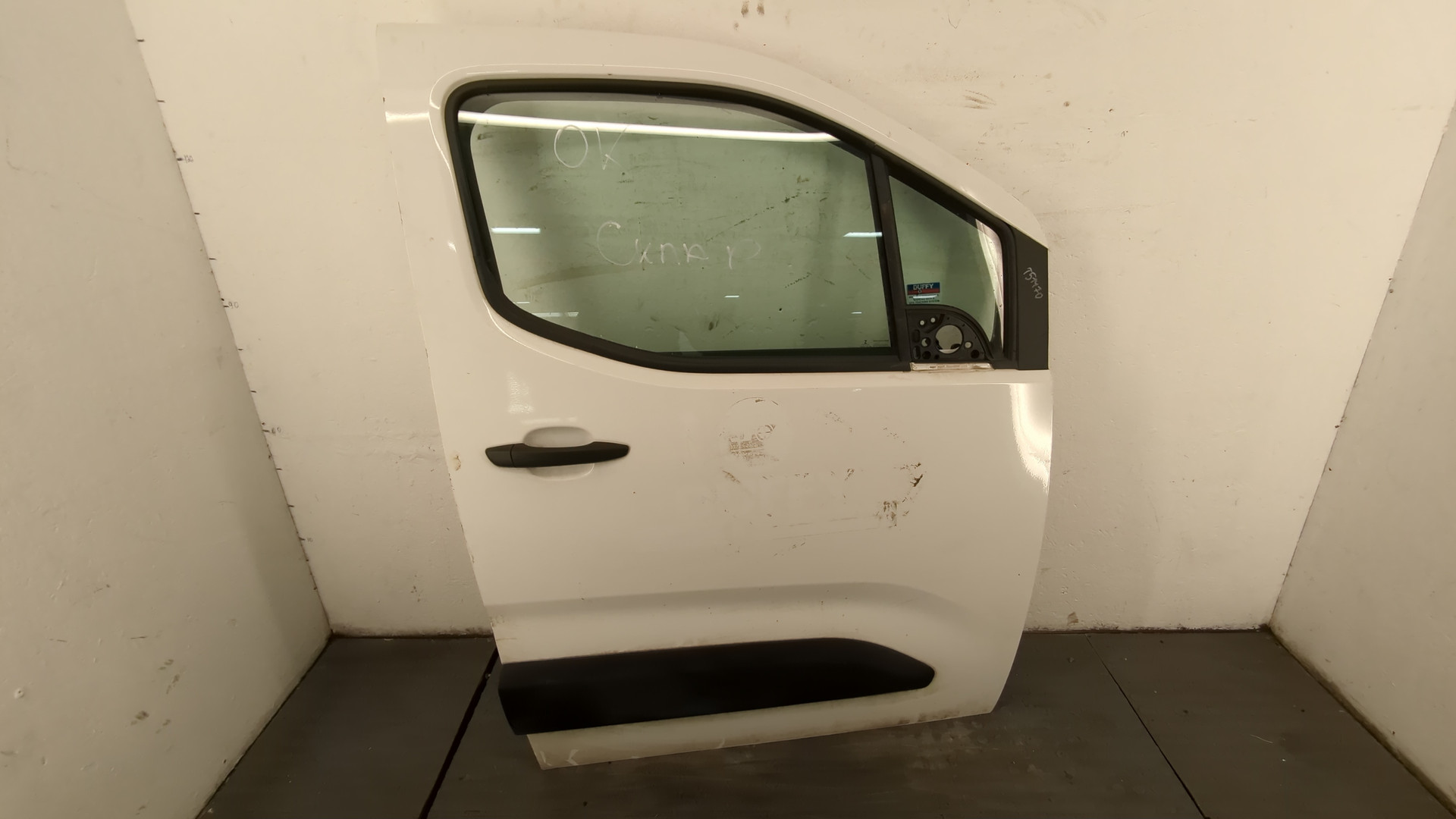 Дверь передняя правая