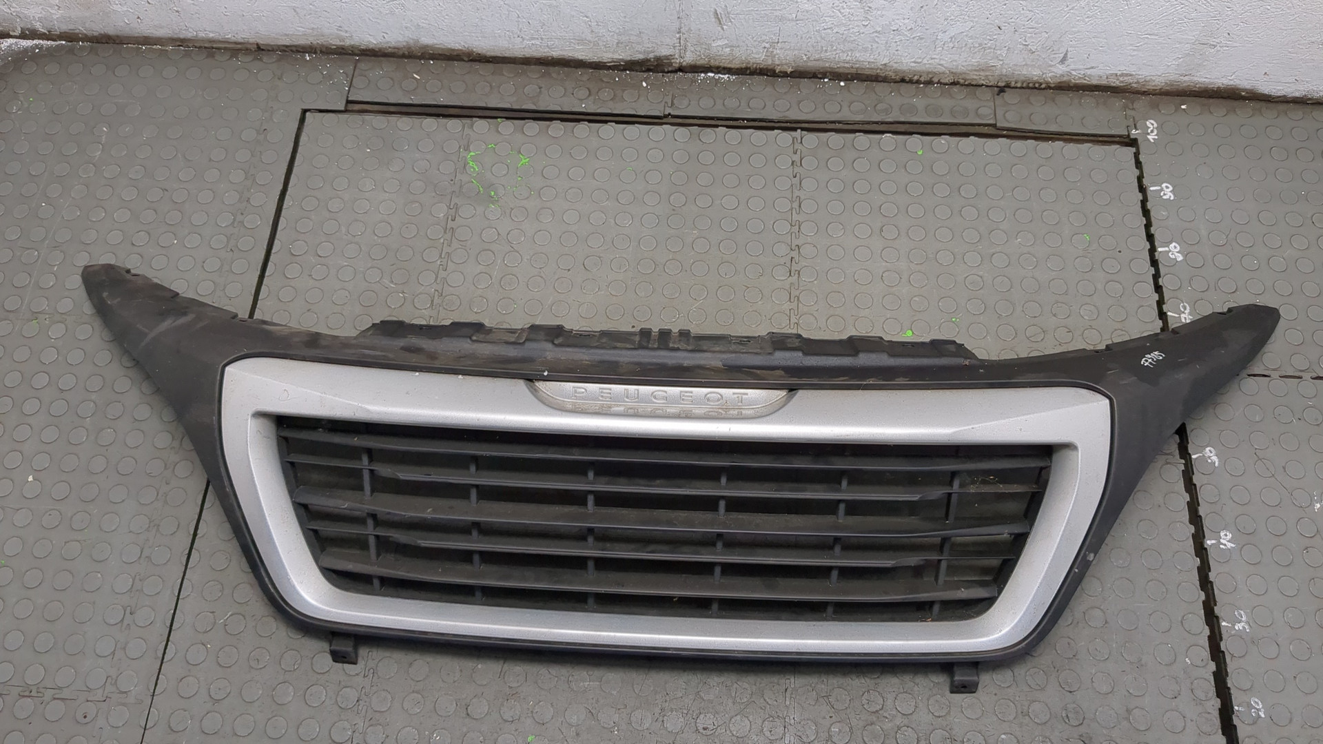 Решетка радиатора