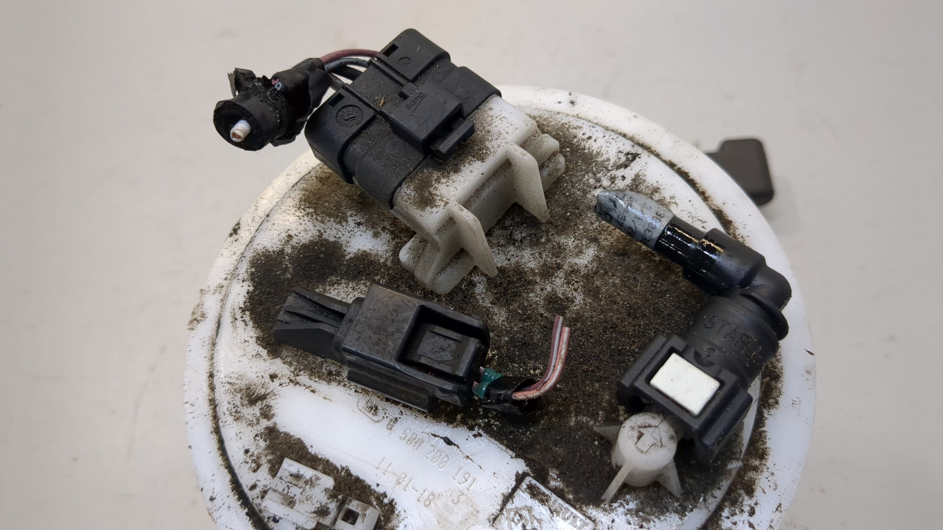 Насос топливный электрический