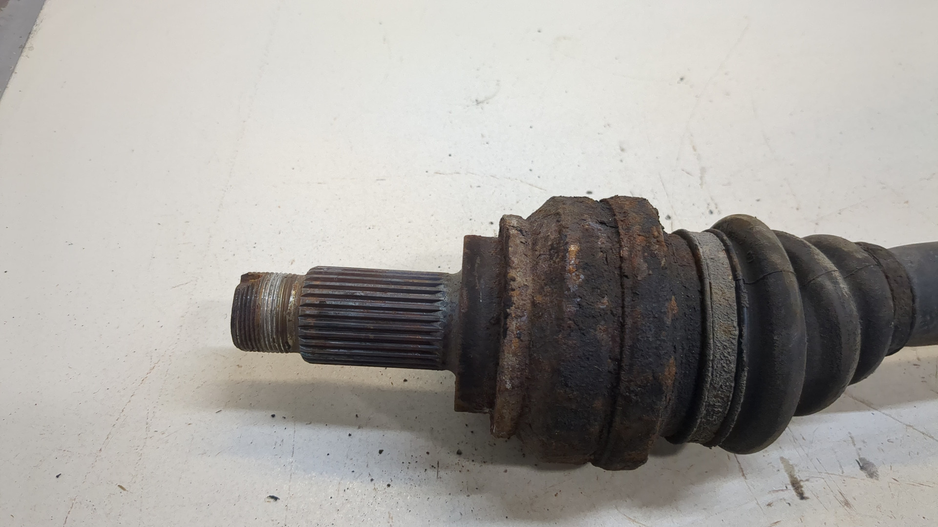 Полуось задняя