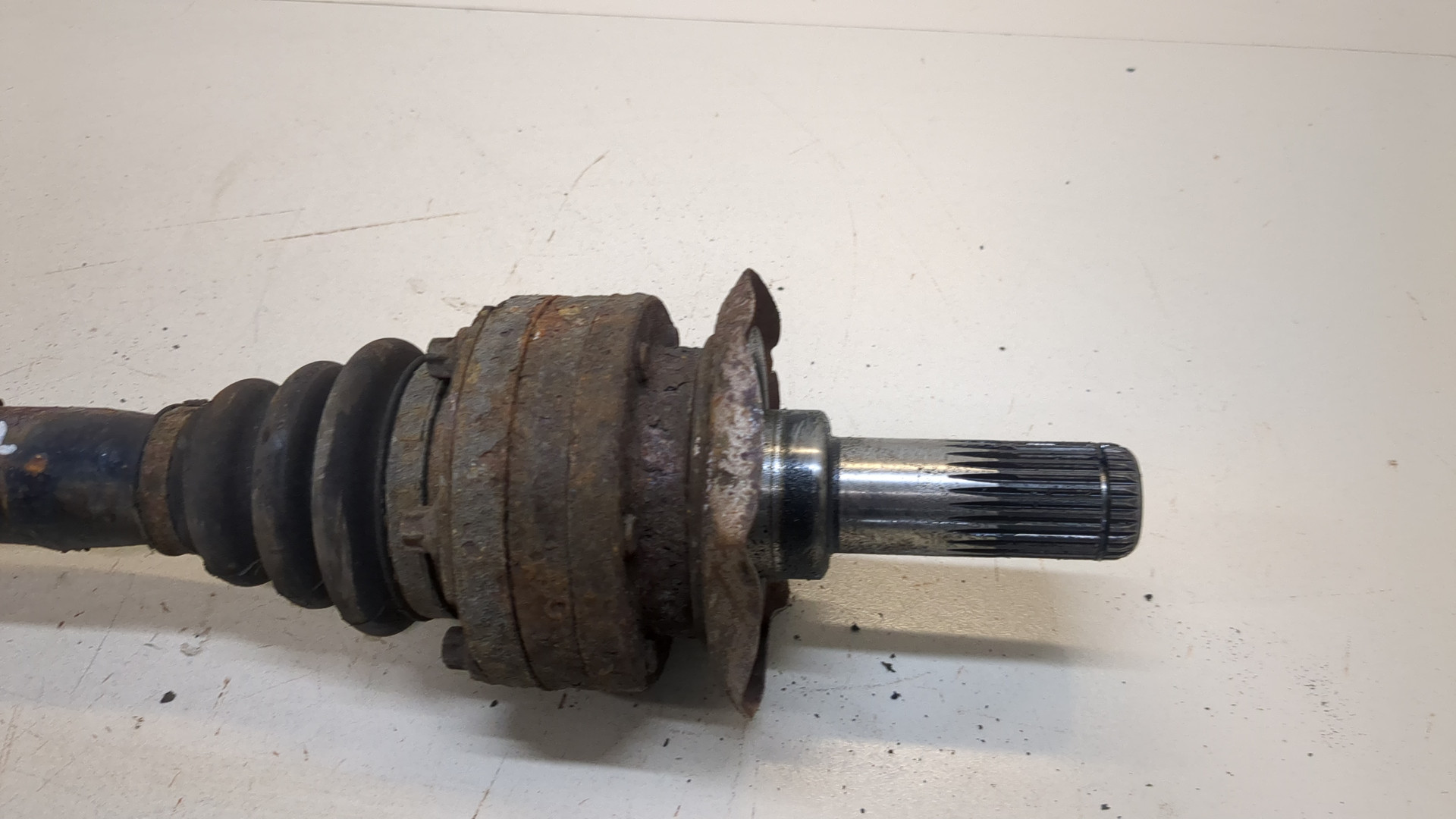 Полуось задняя