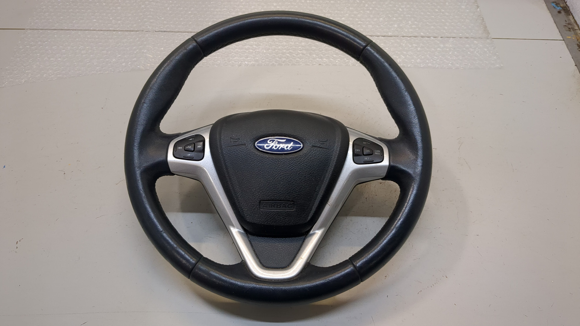 Рулевое колесо (руль)