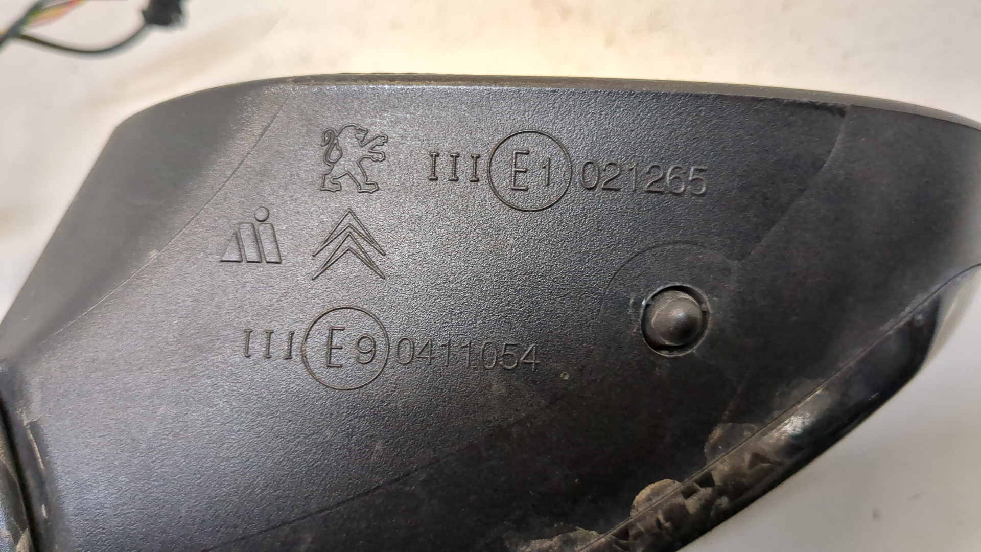 Зеркало правое электрическое