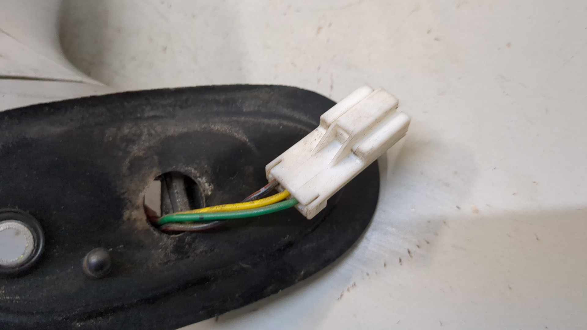 Зеркало левое электрическое