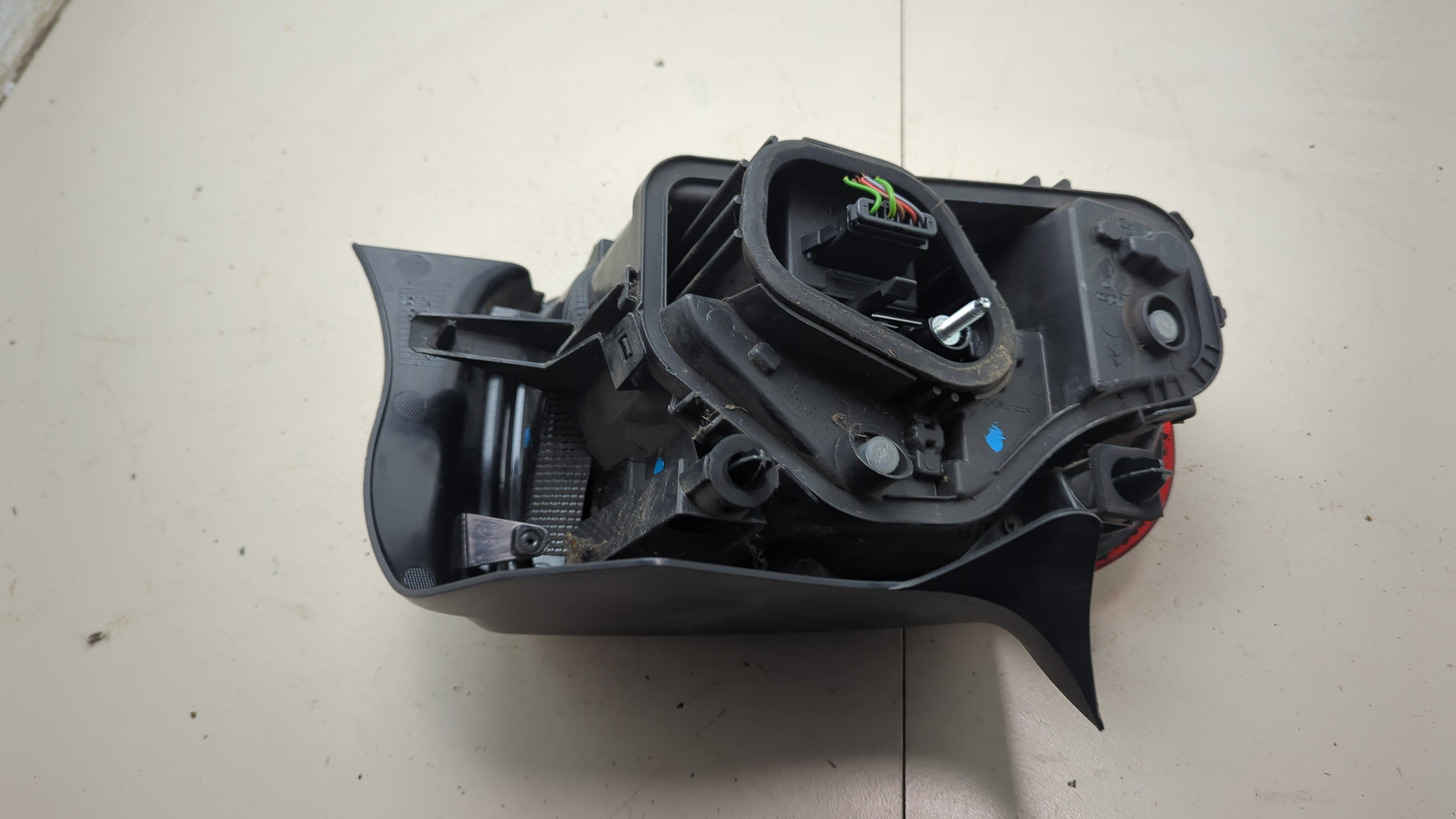 Фонарь задний правый