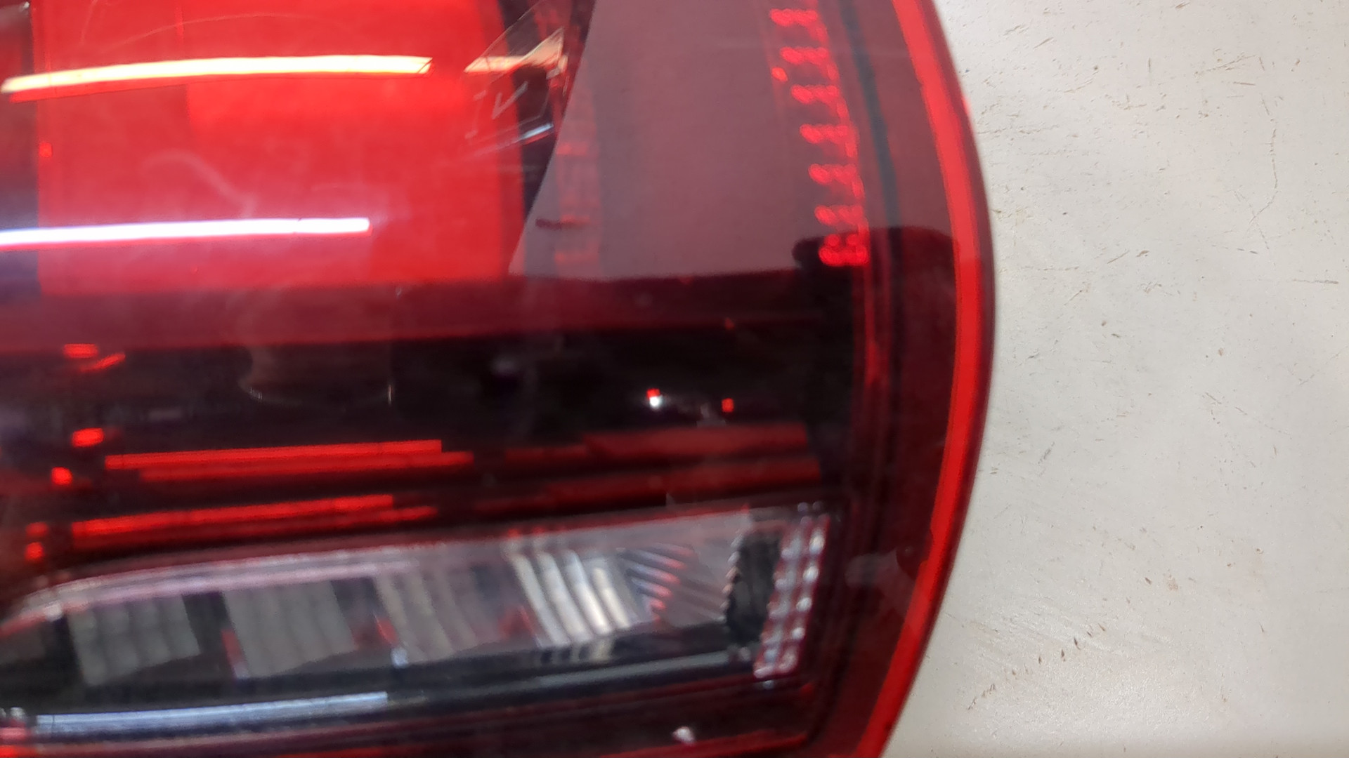 Фонарь задний левый