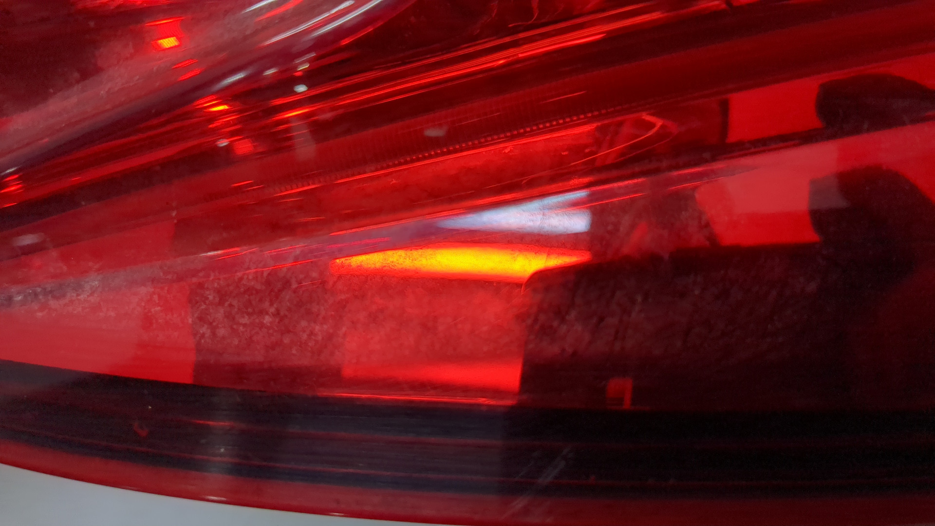 Фонарь задний правый