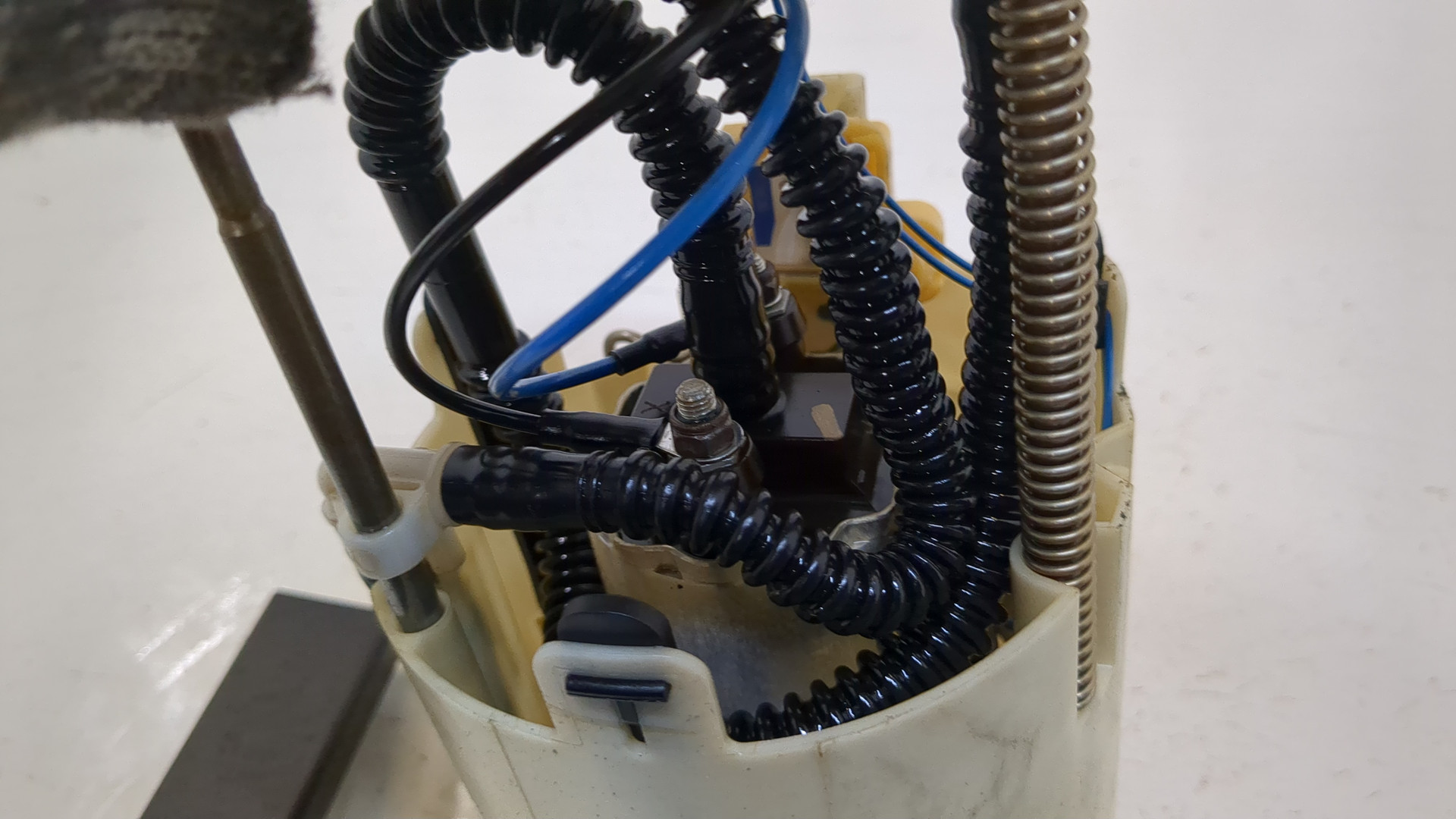 Насос топливный электрический