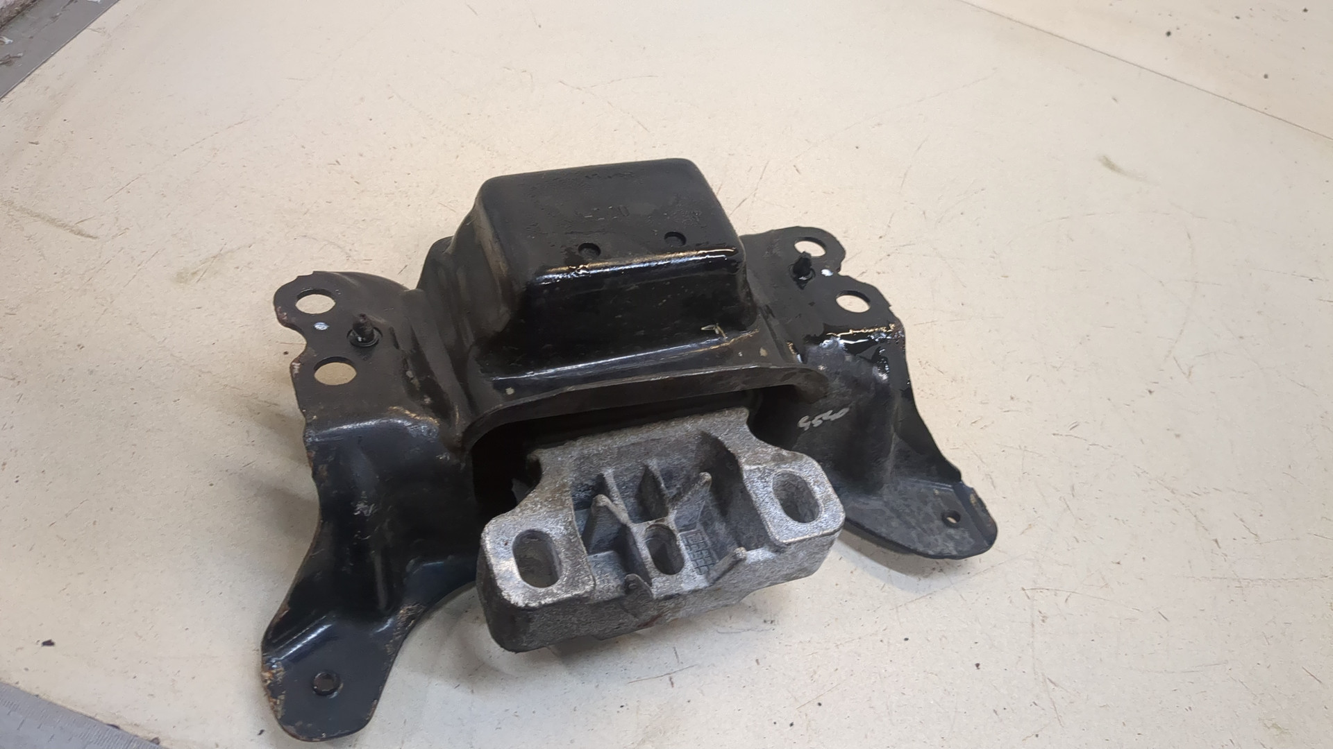 Опора двигателя