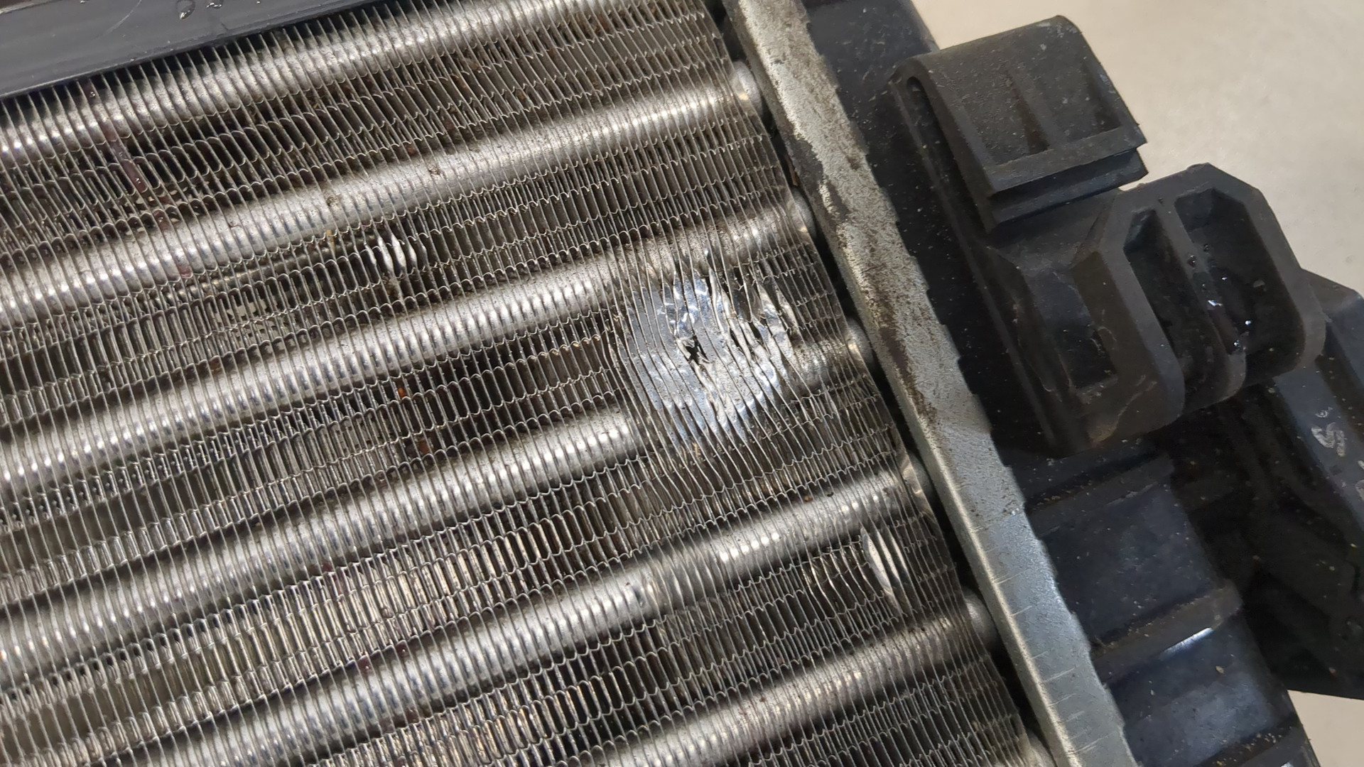 Радиатор охлаждения двигателя основной