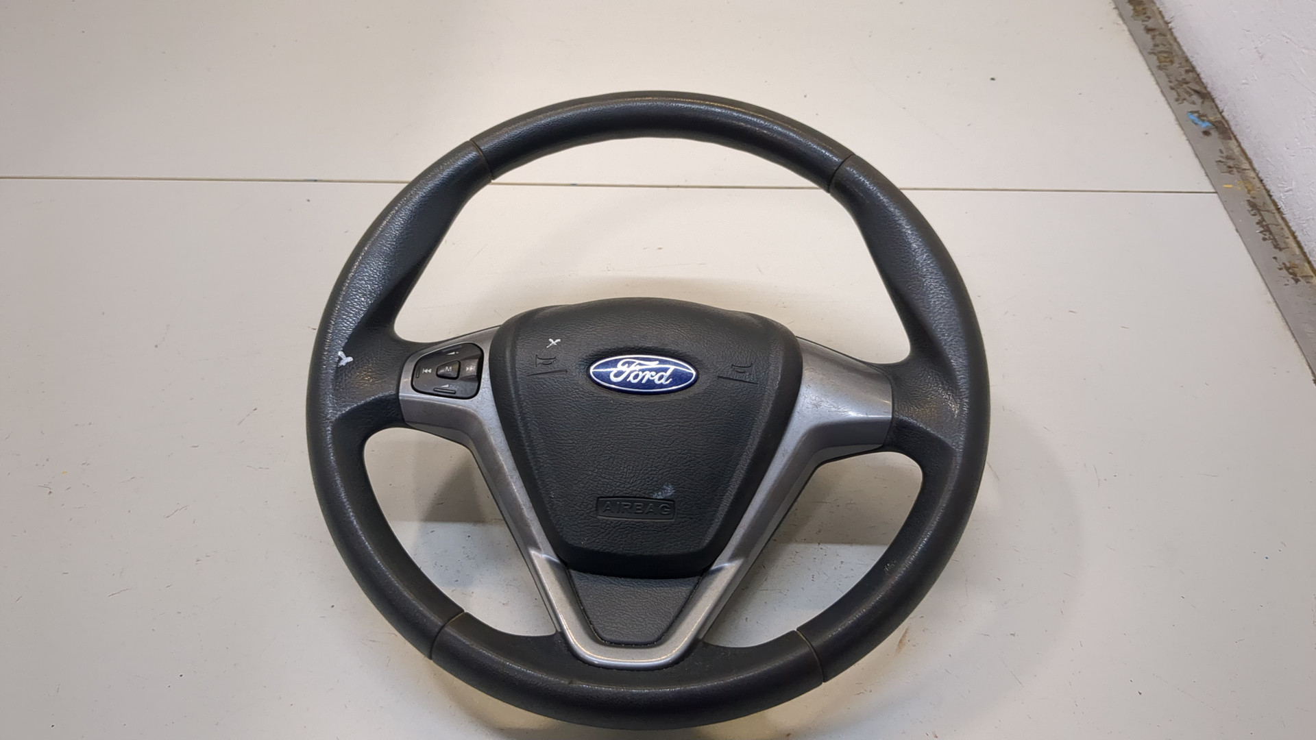 Рулевое колесо (руль)