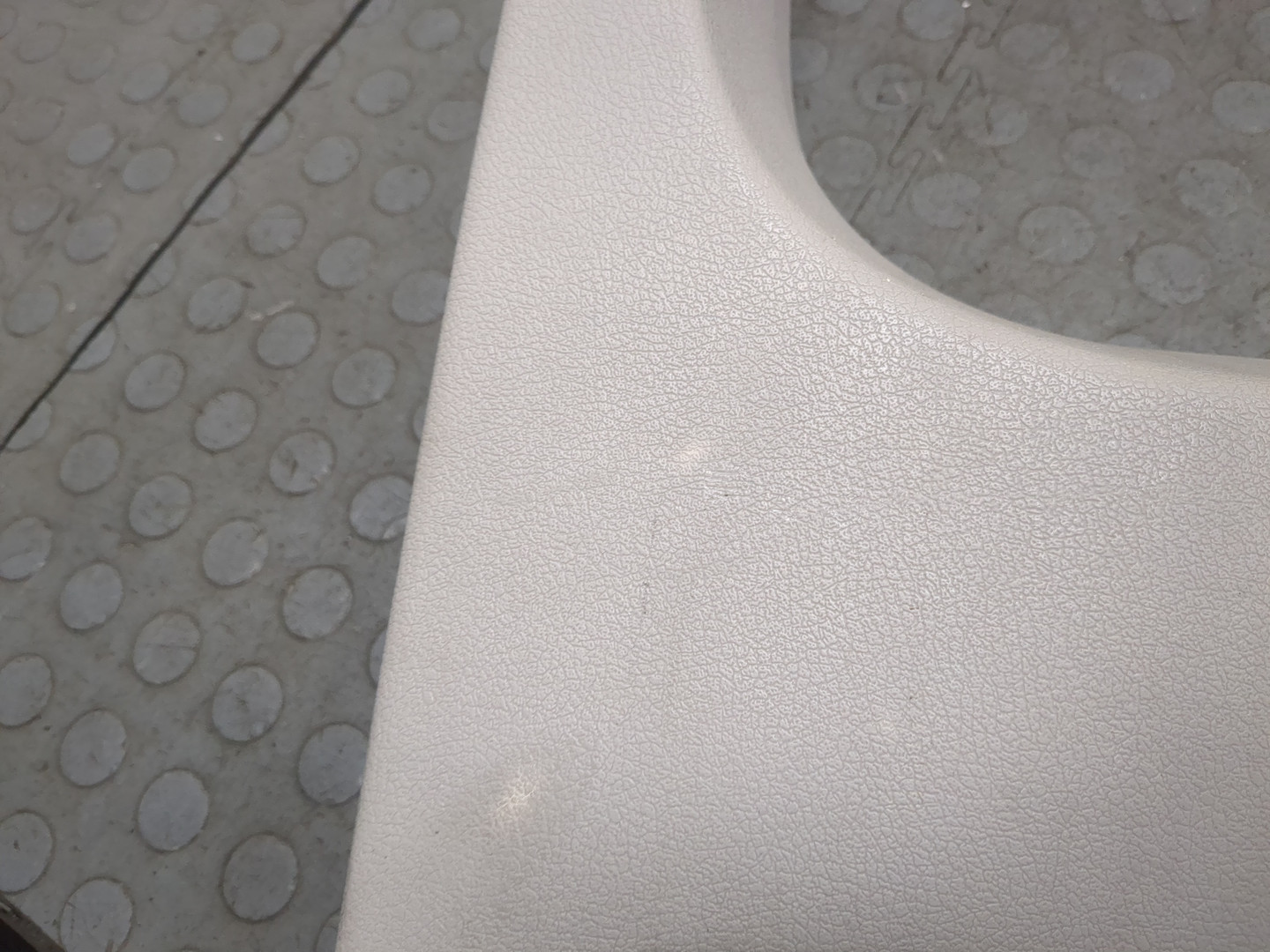 Обшивка двери багажника