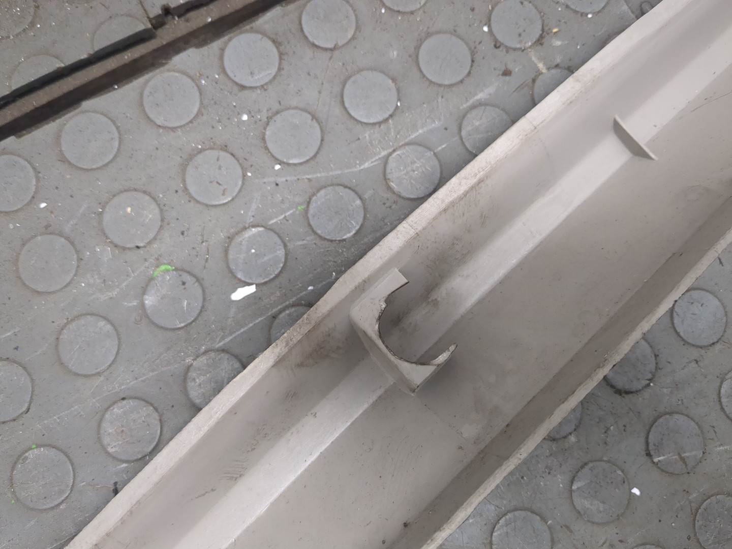 Обшивка двери багажника