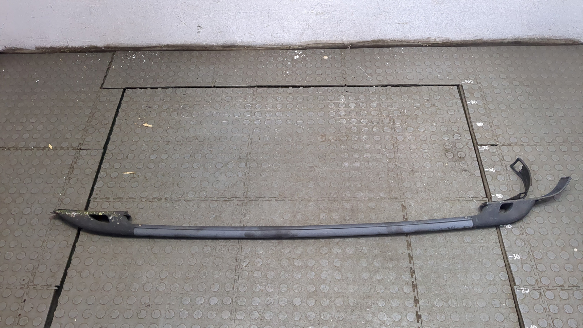 Рейлинг (релинг) левый (планка на крышу)