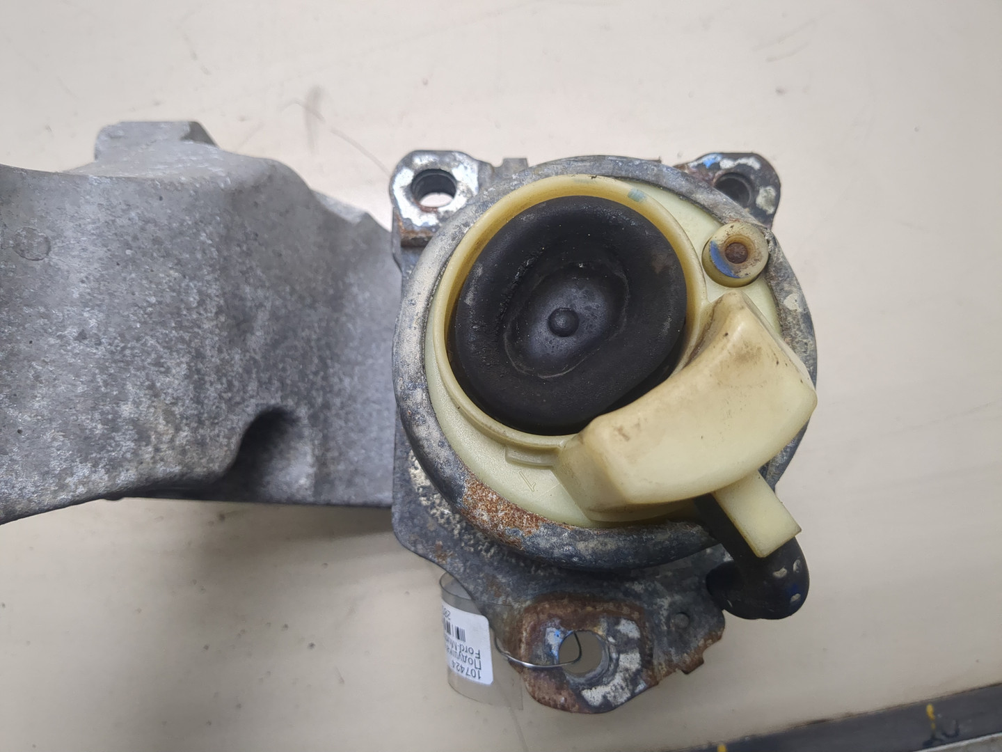 Опора двигателя