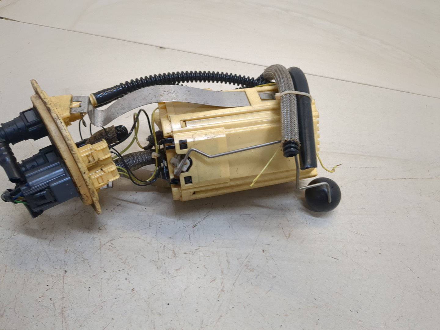 Насос топливный электрический