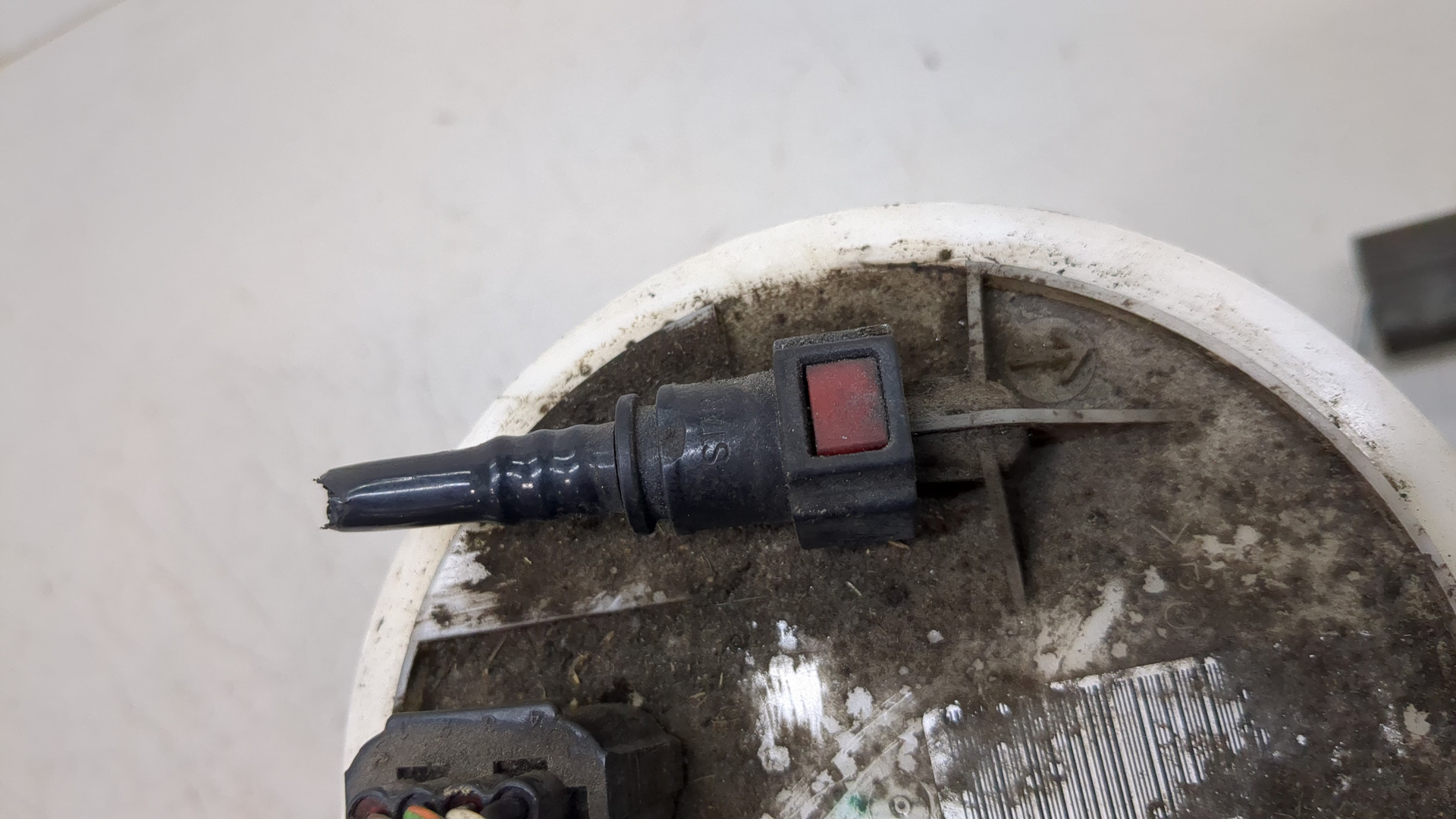 Насос топливный электрический