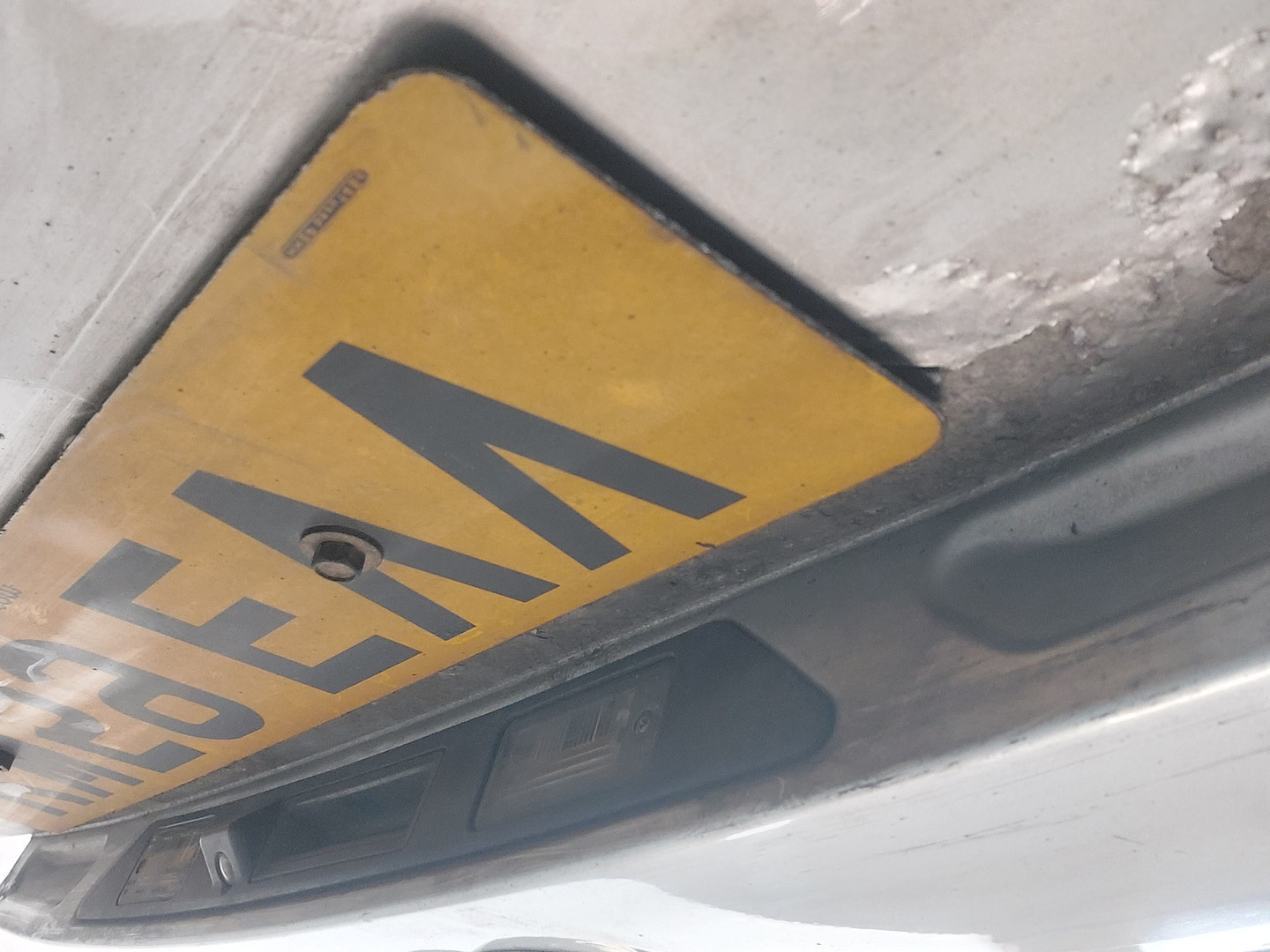 Дверь багажника