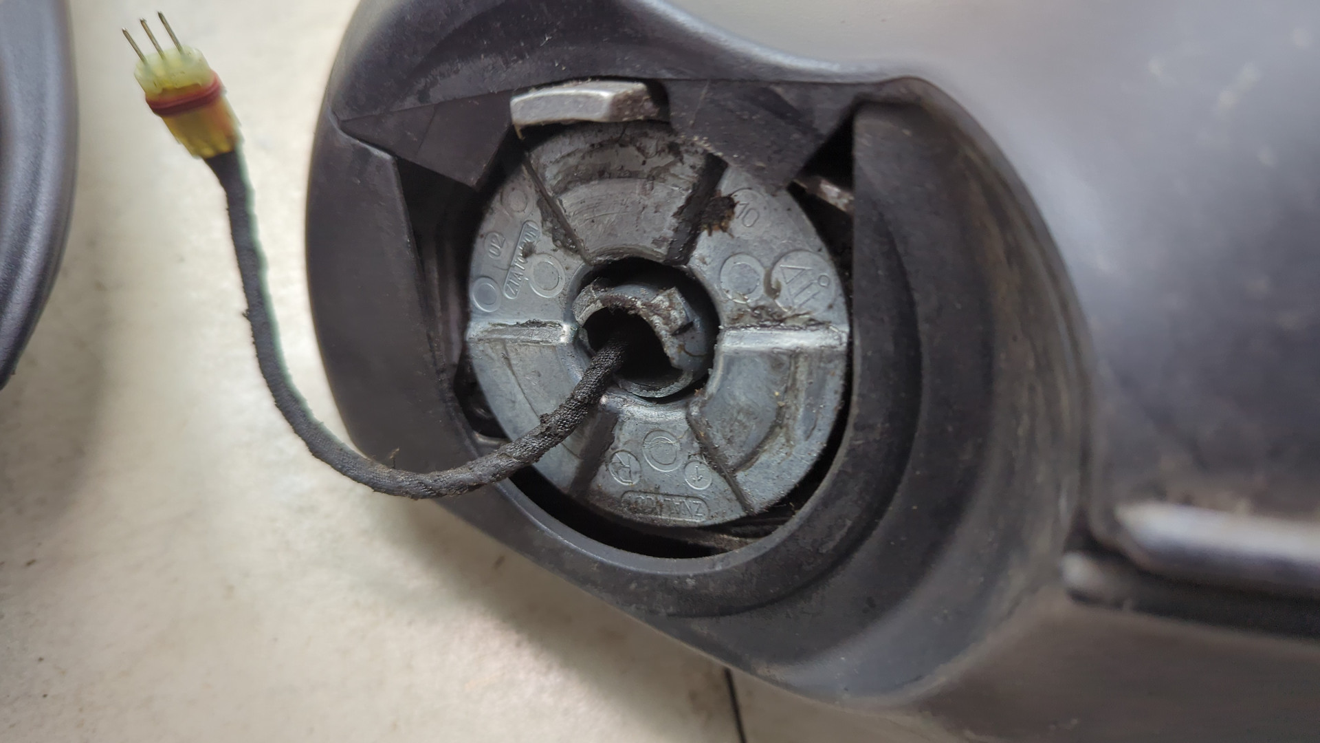 Зеркало правое электрическое