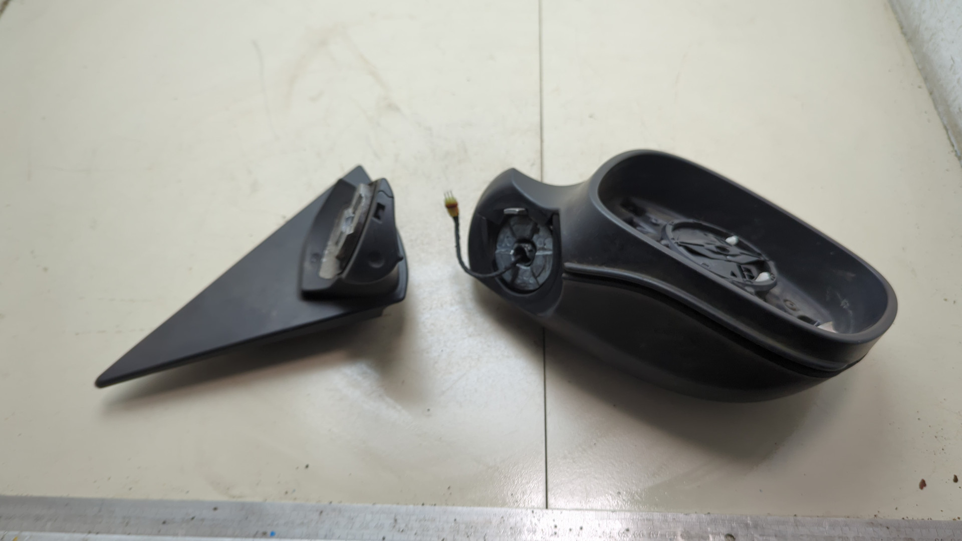 Зеркало правое электрическое