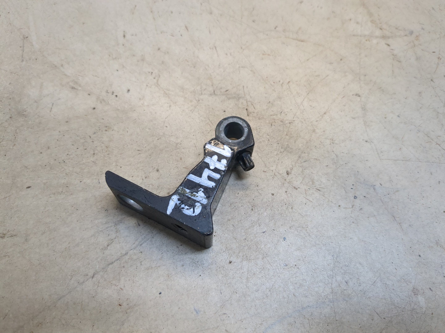 Петля двери