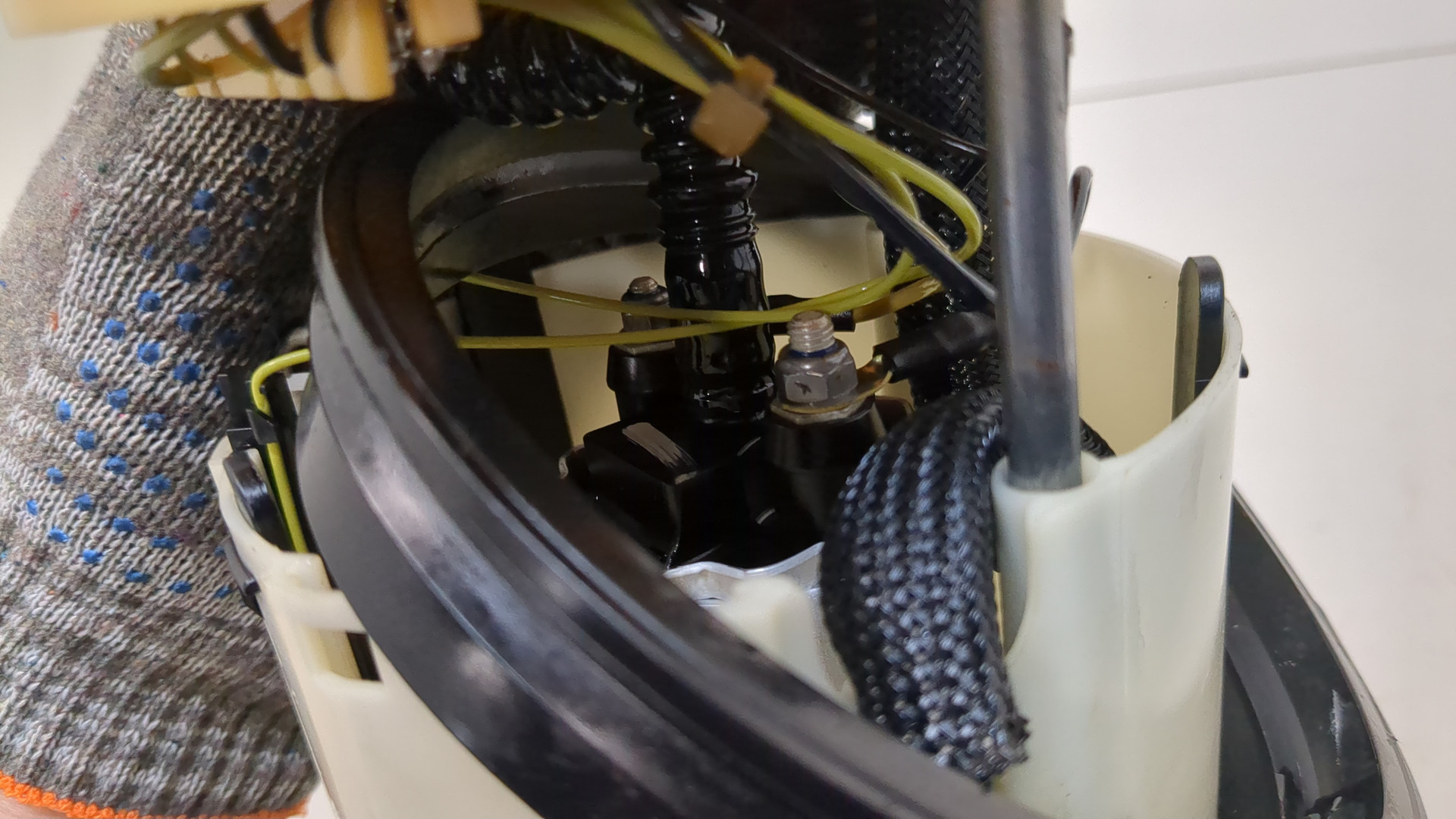 Насос топливный электрический